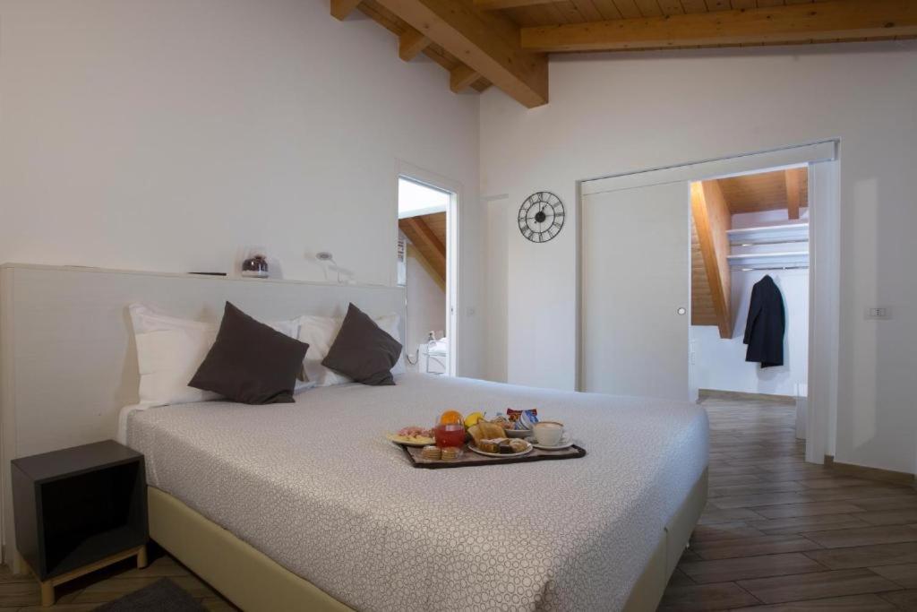Queen Room with Spa Bath photo 2