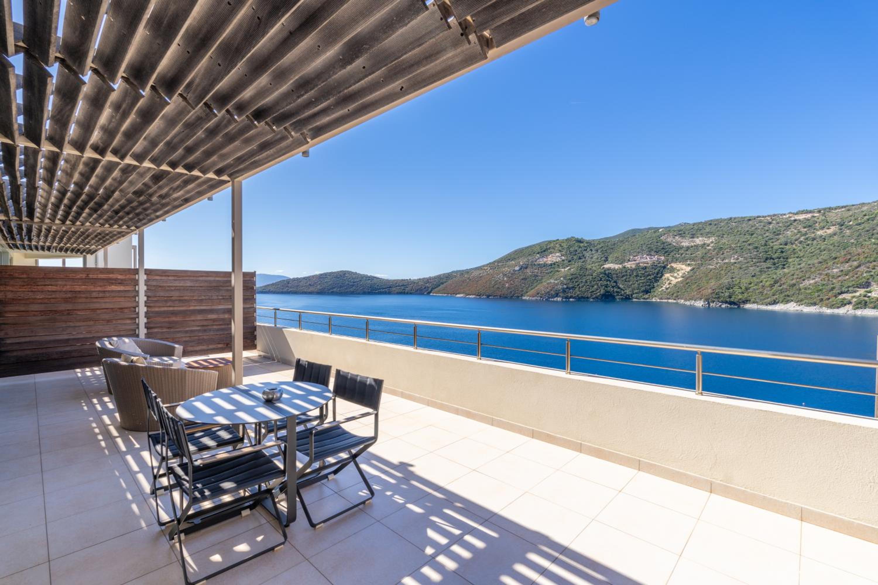 Junior Suite with Sea View - Photo 15