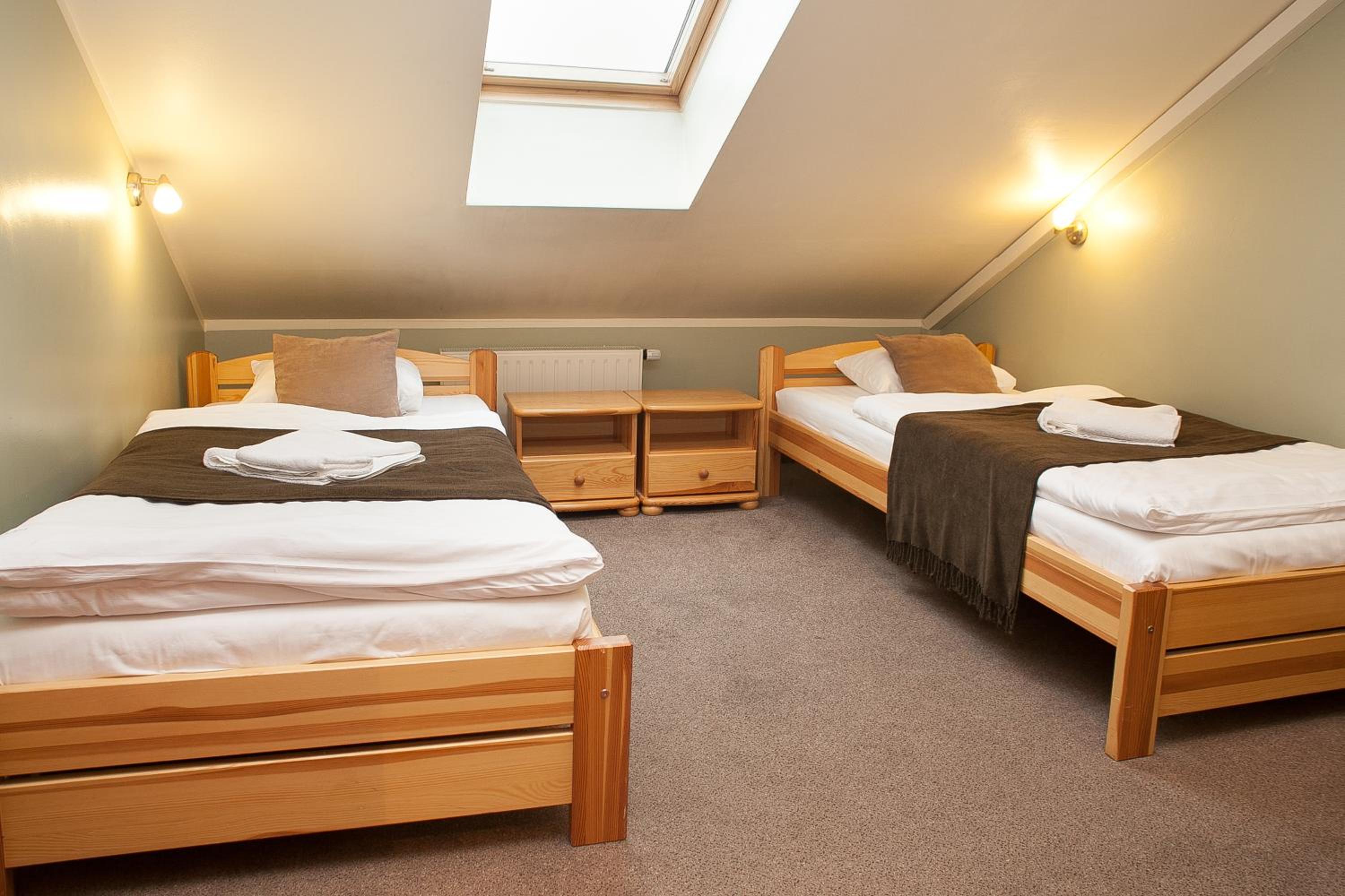 Standard Twin Room - Photo 8