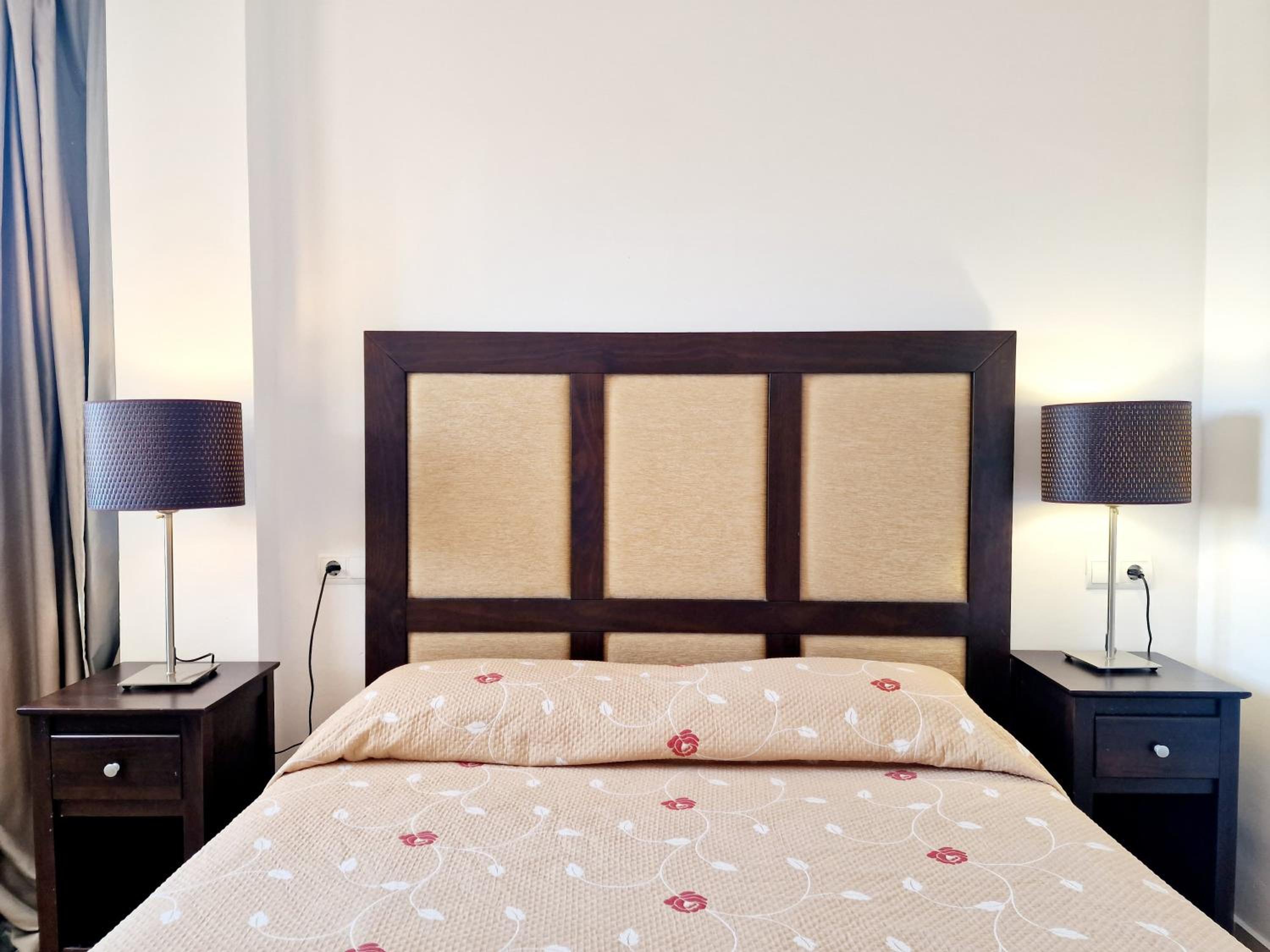 Apartamento de Dos Habitaciones con Terraza