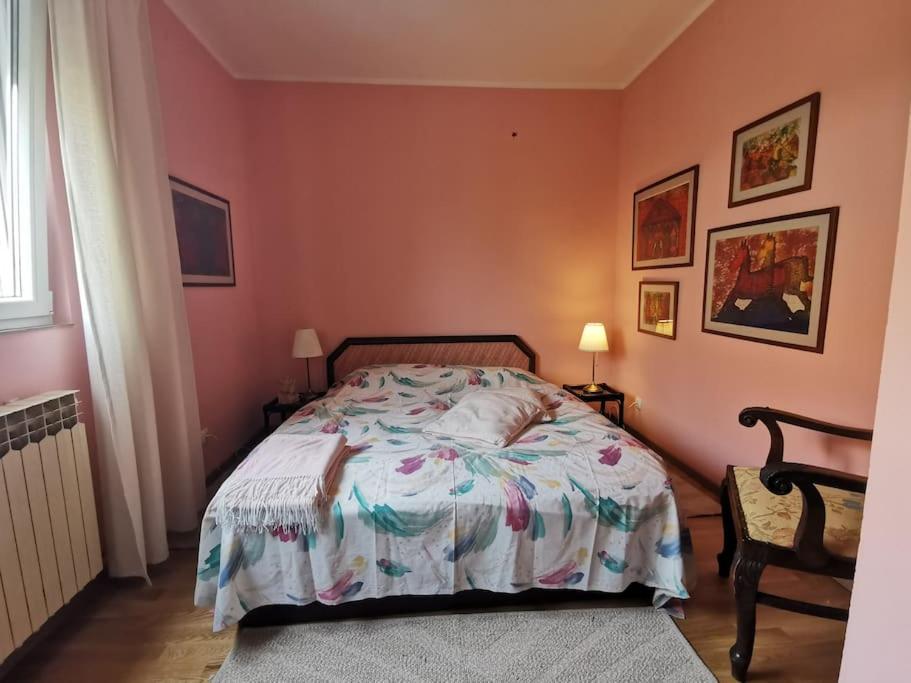 Deluxe Apartment photo 2