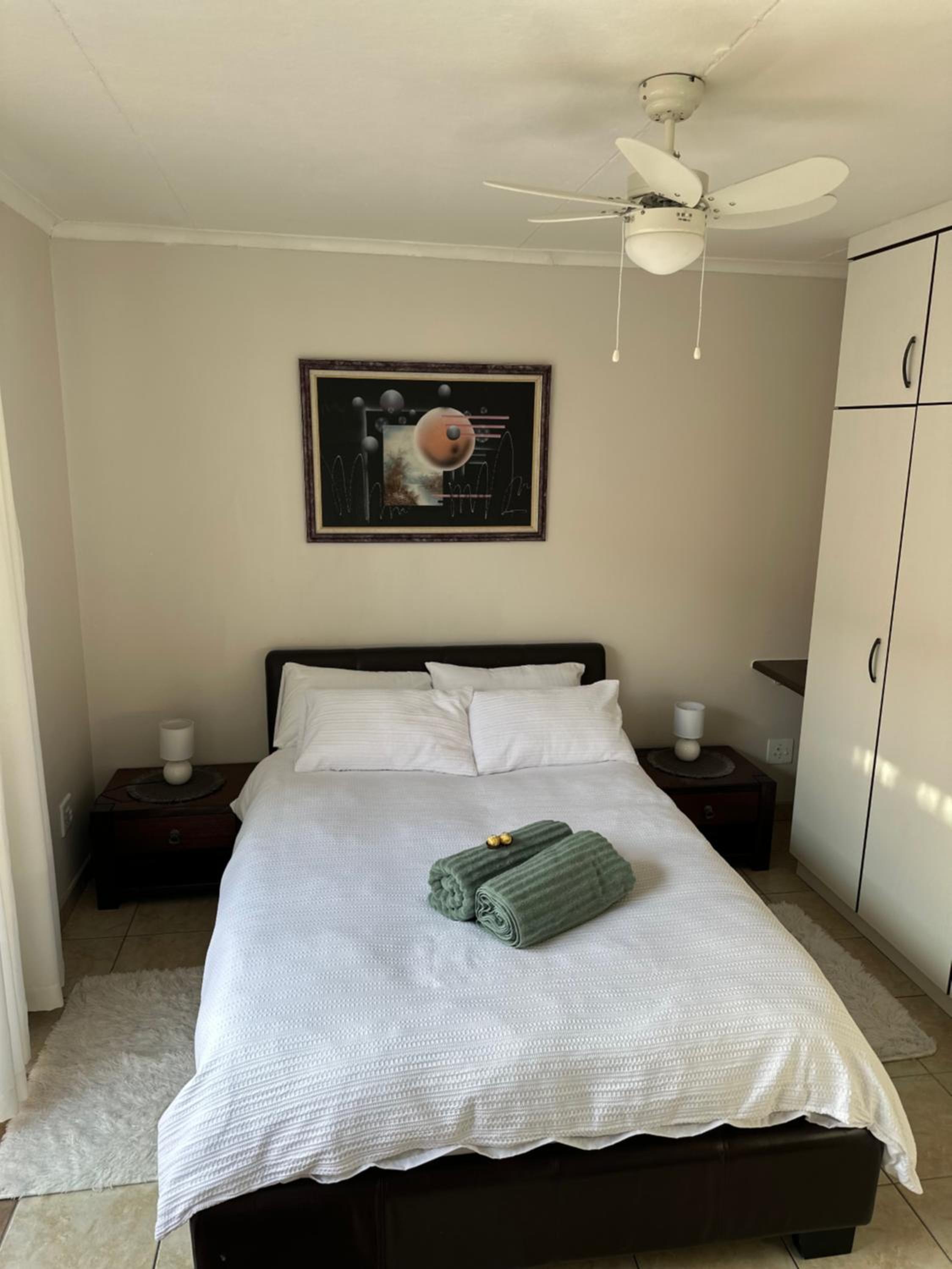 One-Bedroom Apartment photo 2