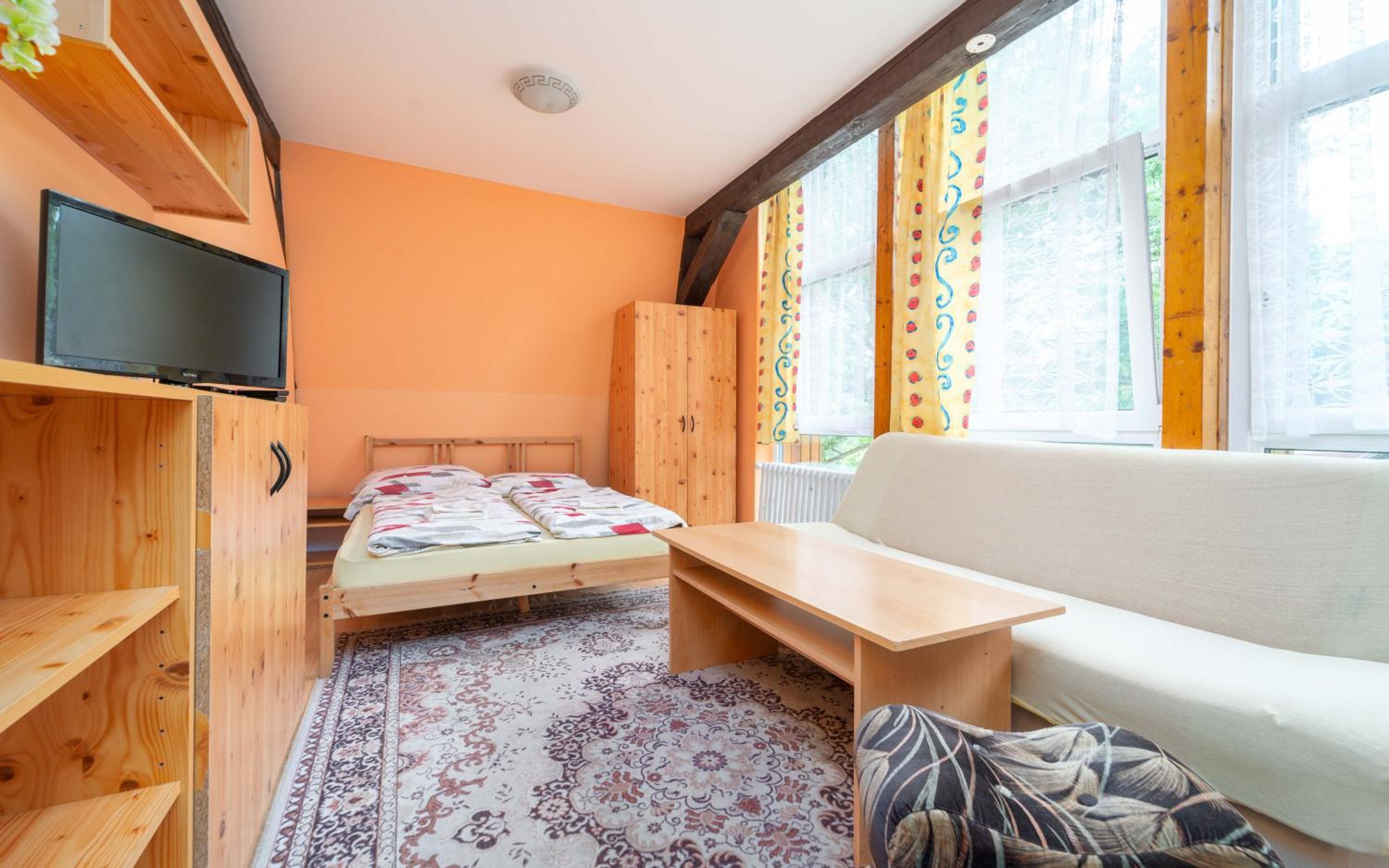 Quadruple Room with Private Bathroom photo 1