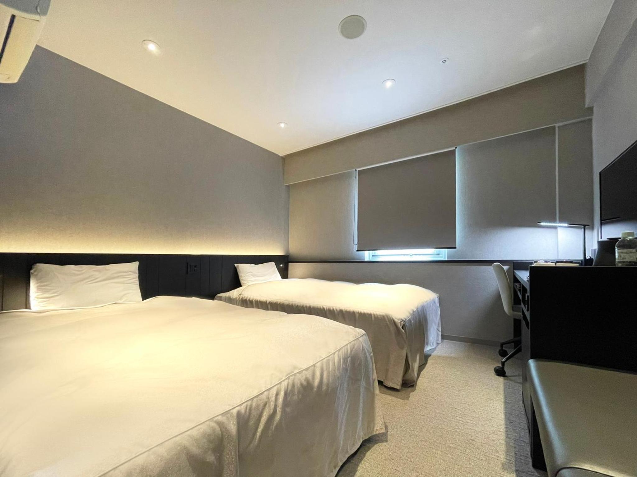 Twin Room - Smoking photo 1