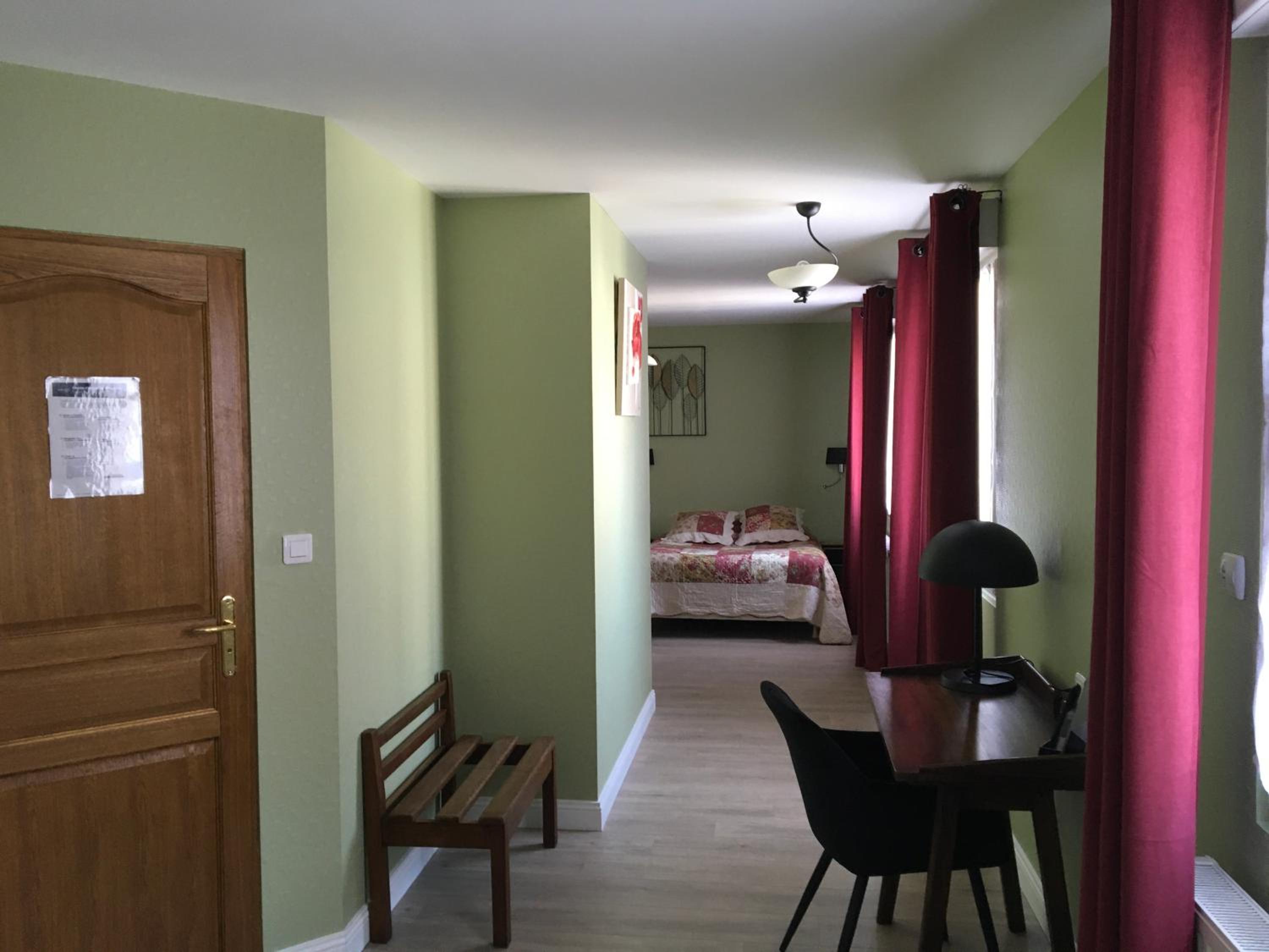 Family Room (6 Adults) photo 2
