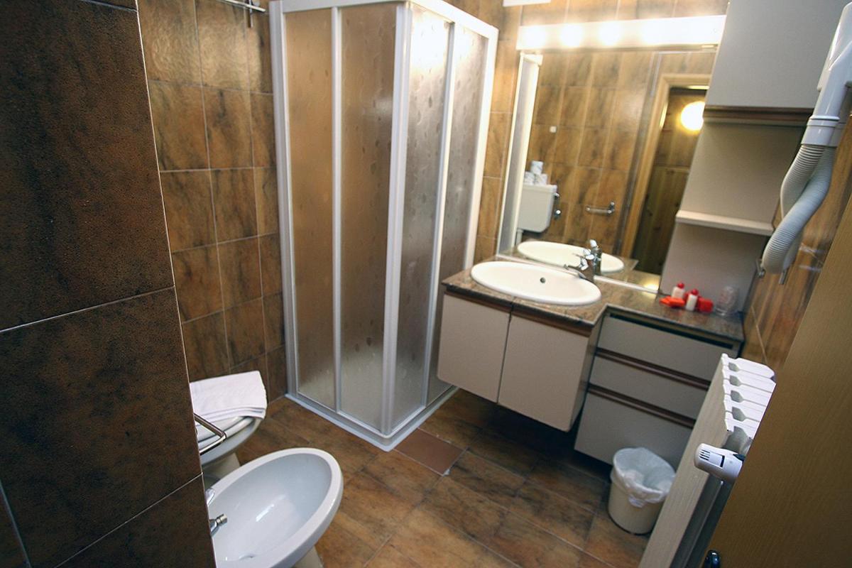 Two-Bedroom Apartment (6 Adults) photo 2
