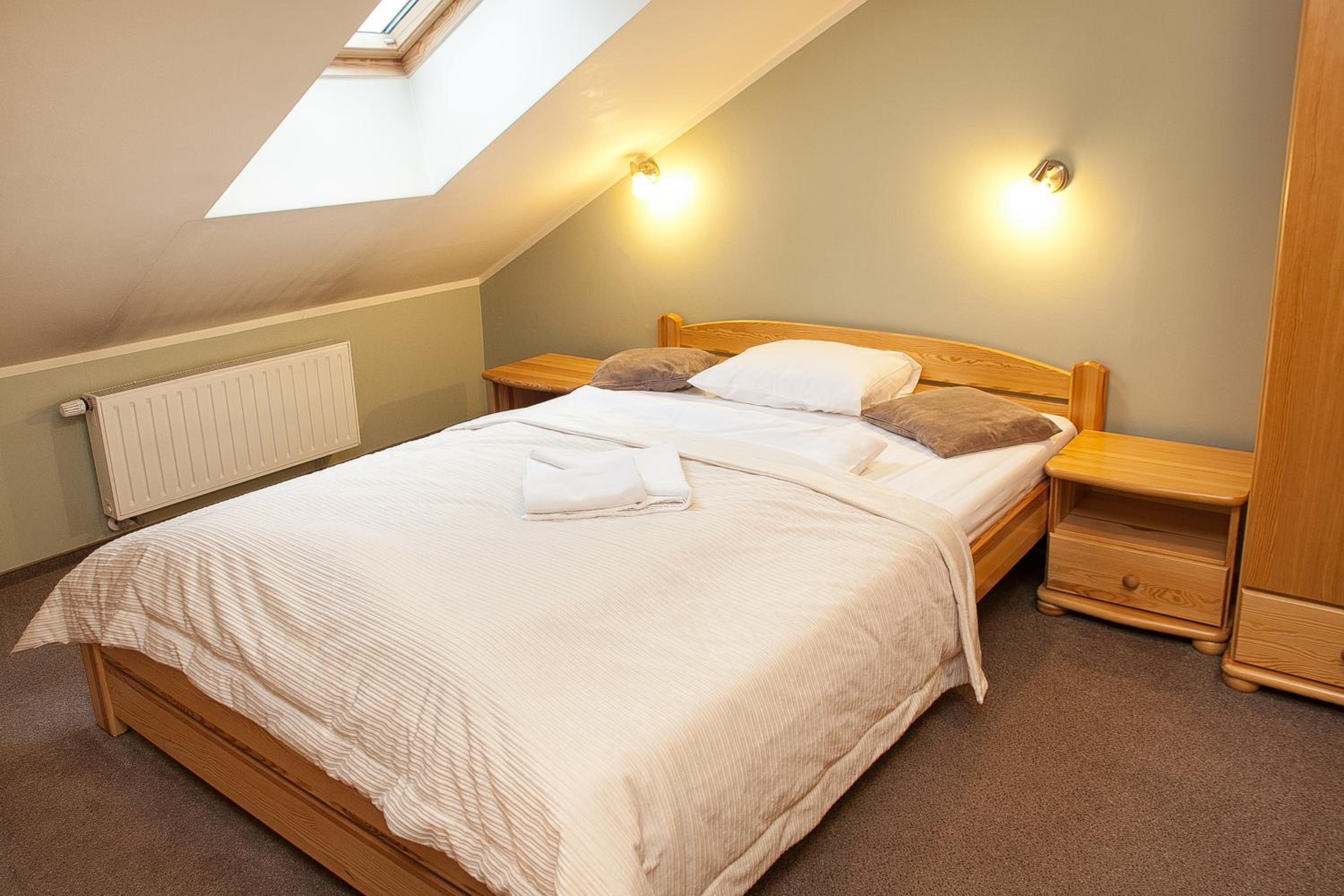 Standard Double Room with Double Bed - Photo 9