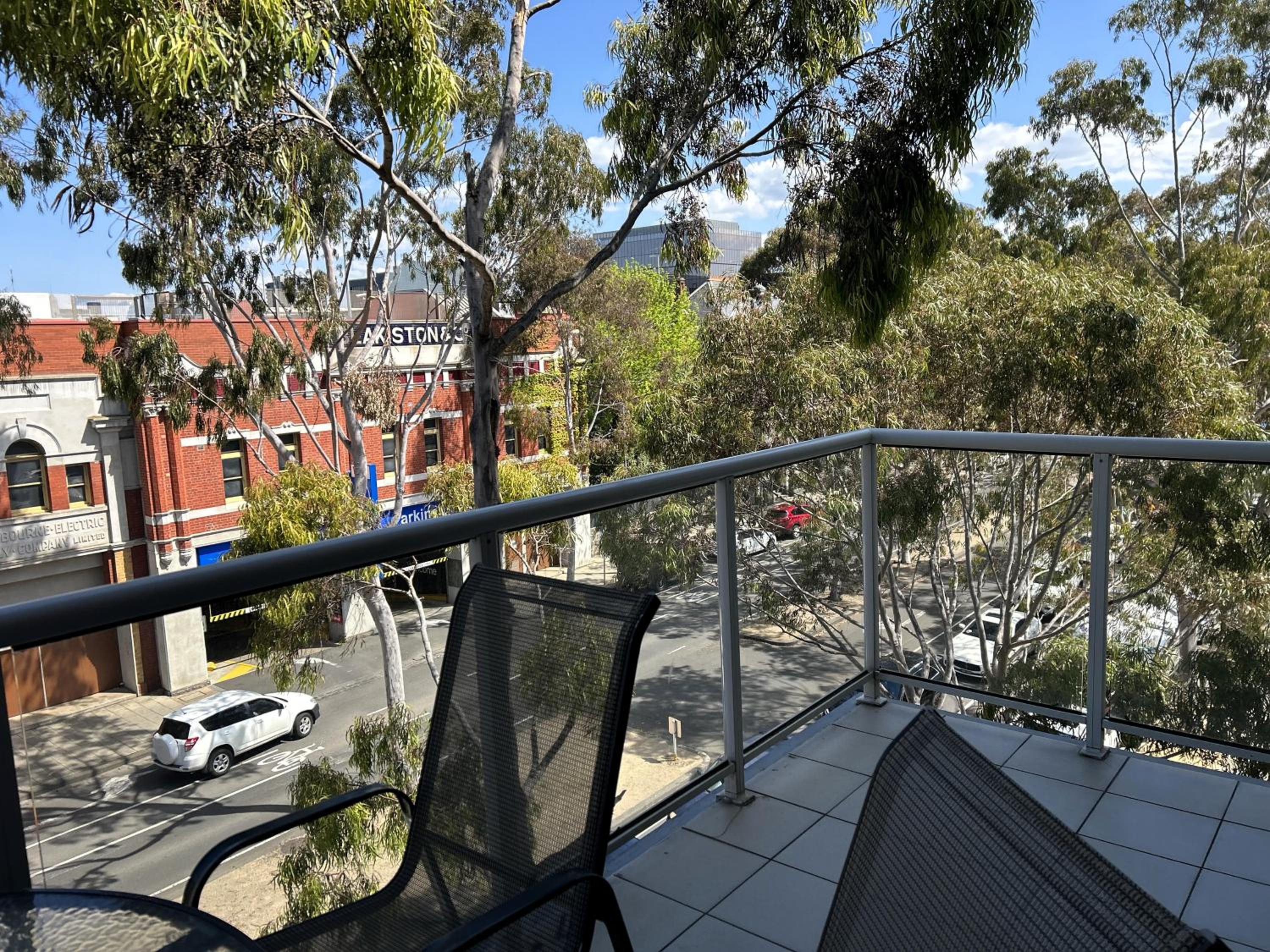 Studio with Balcony photo 3