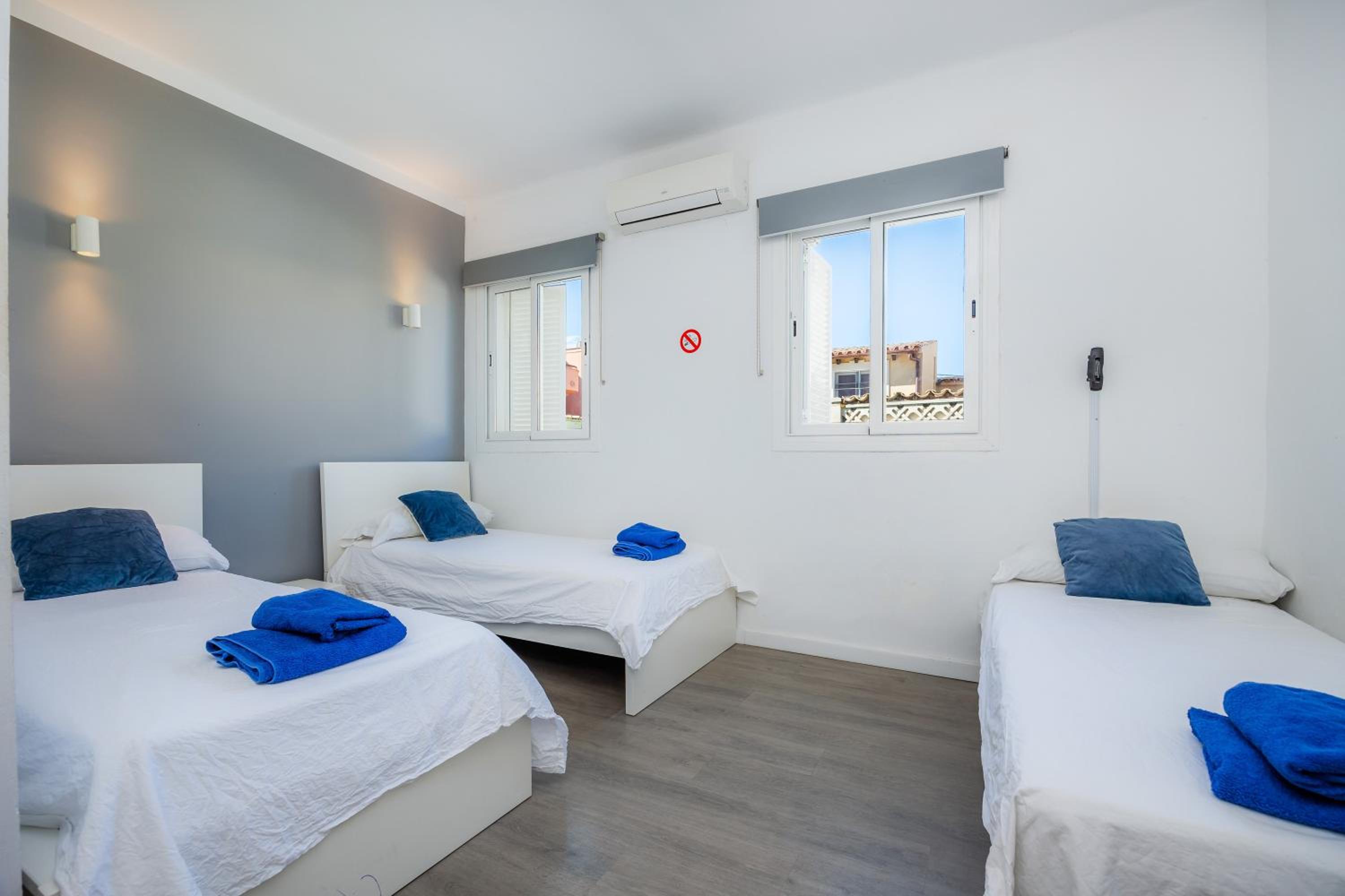Habitación triple con baño