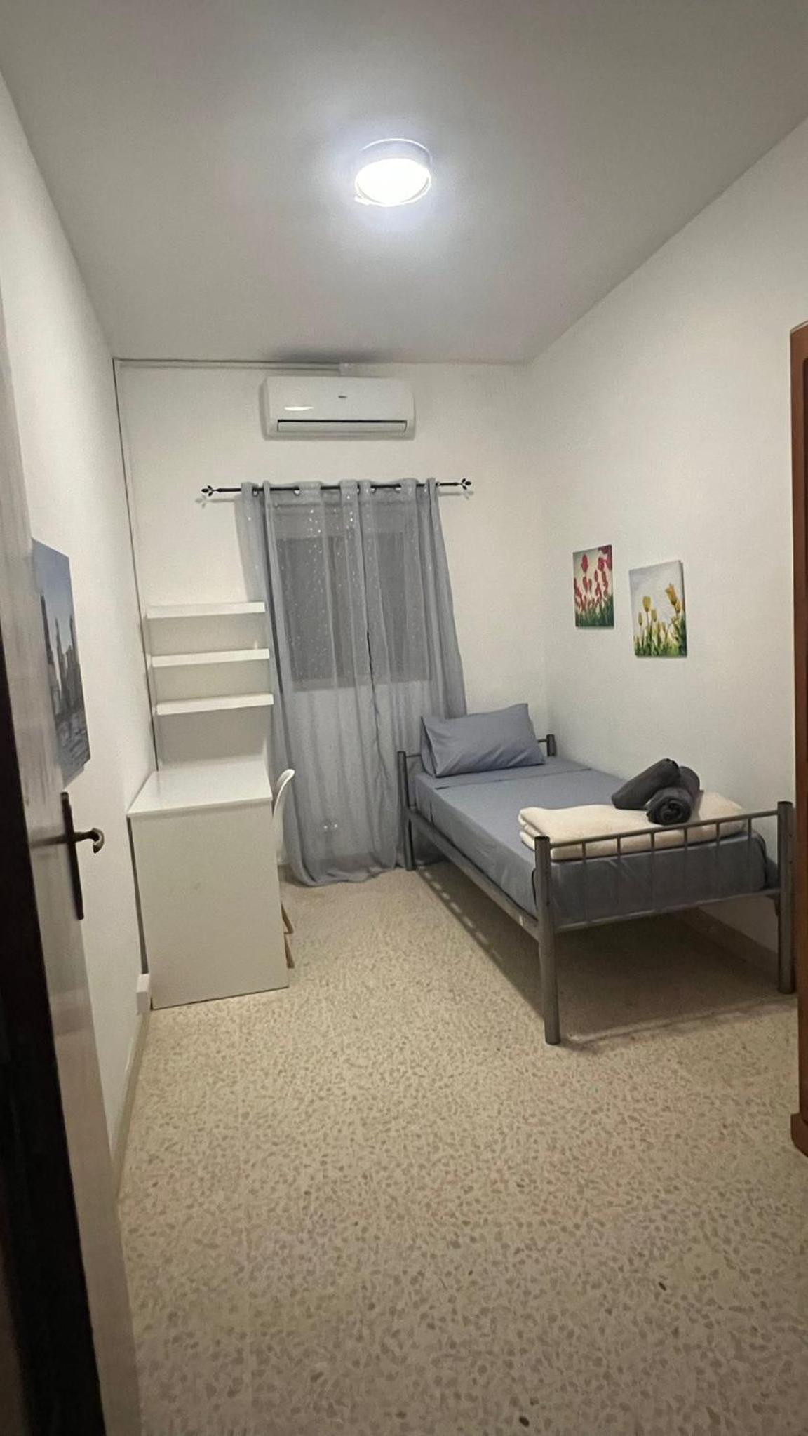 Double Room with Shared Bathroom photo 2