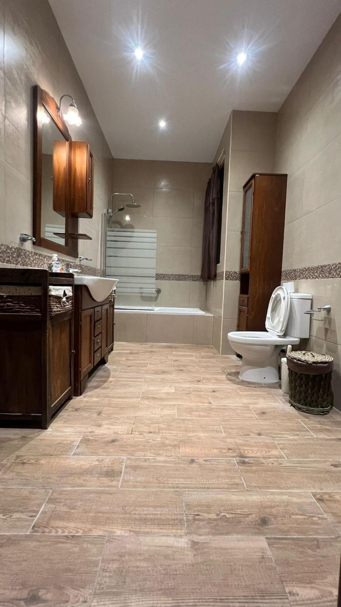 Double Room with Shared Bathroom photo 3