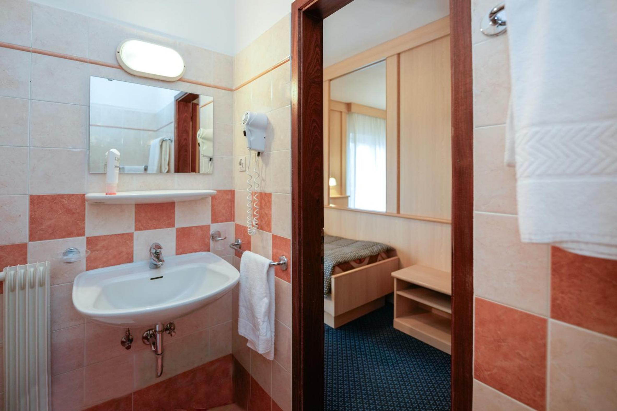 Economy Single Room photo 3