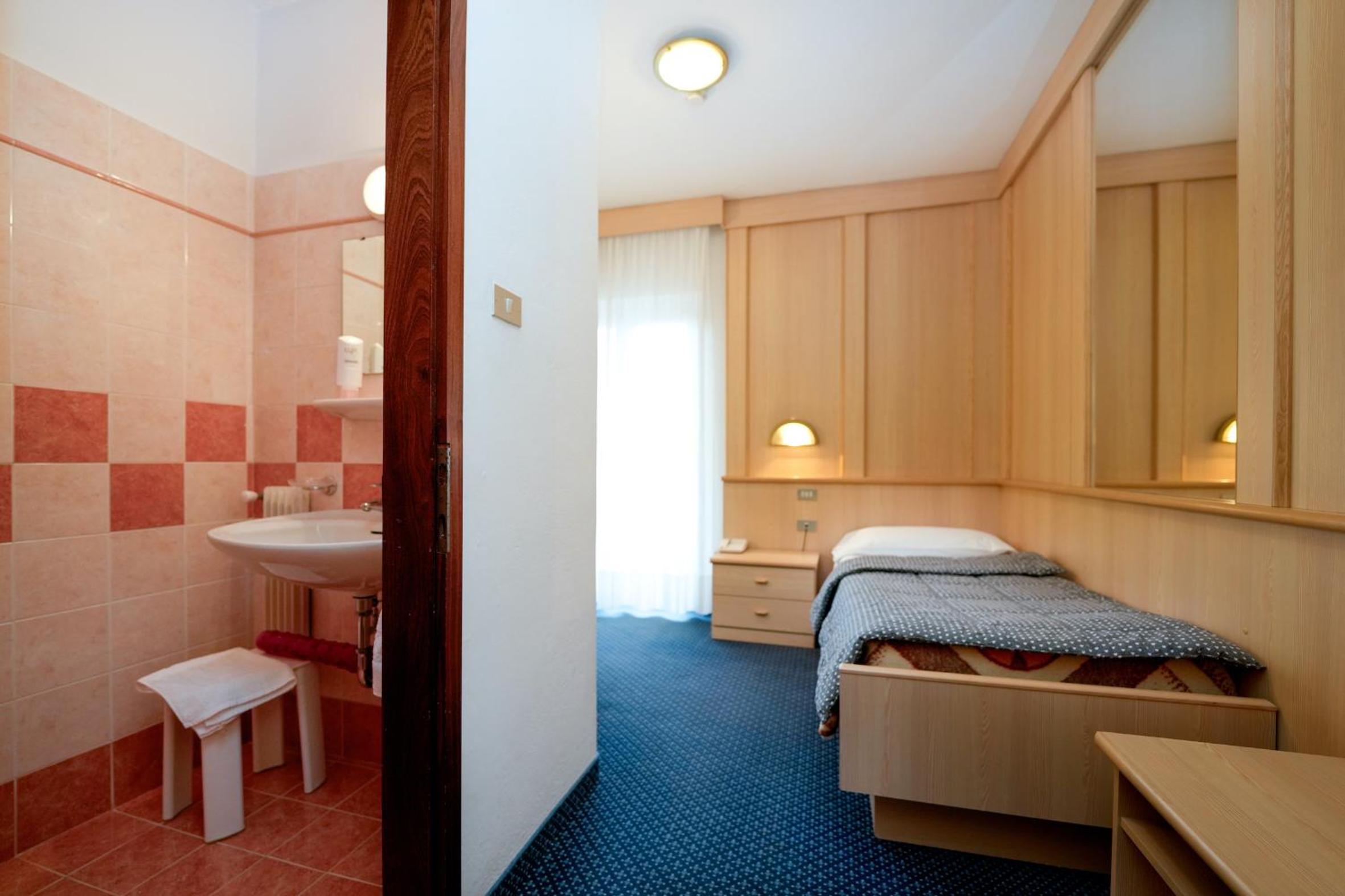 Economy Single Room photo 1