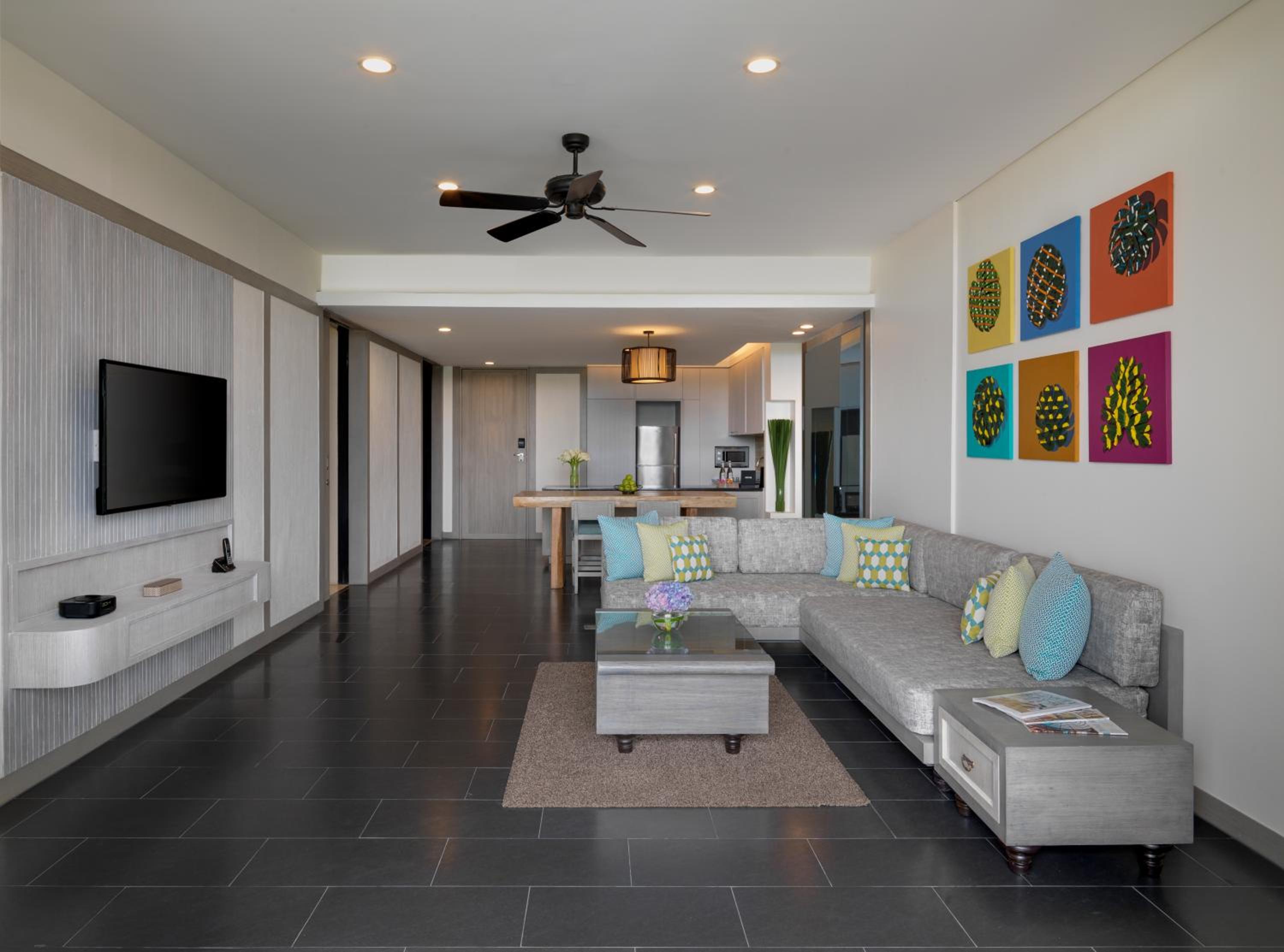 Two Bedroom Pool Suite - Photo 4