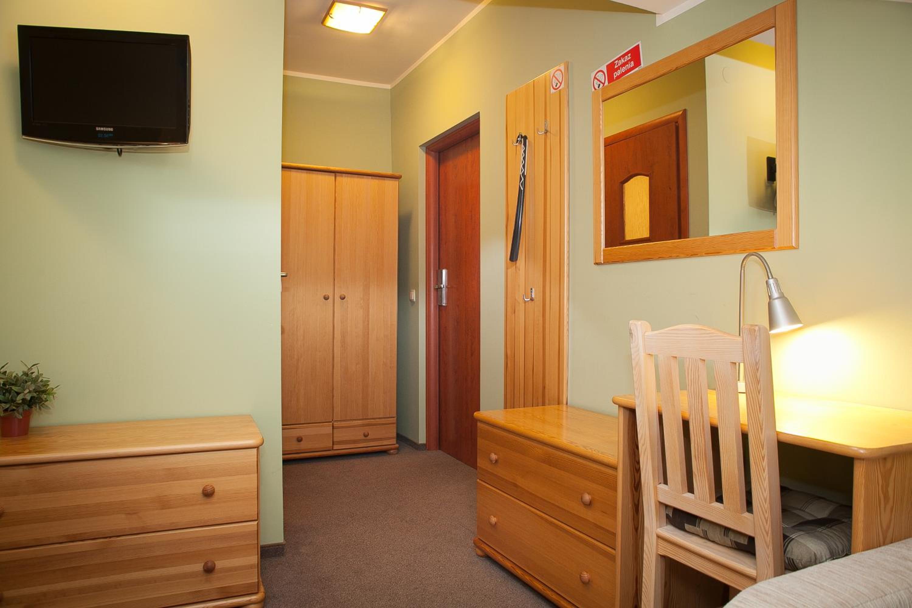 Standard Double Room with Double Bed - Photo 11
