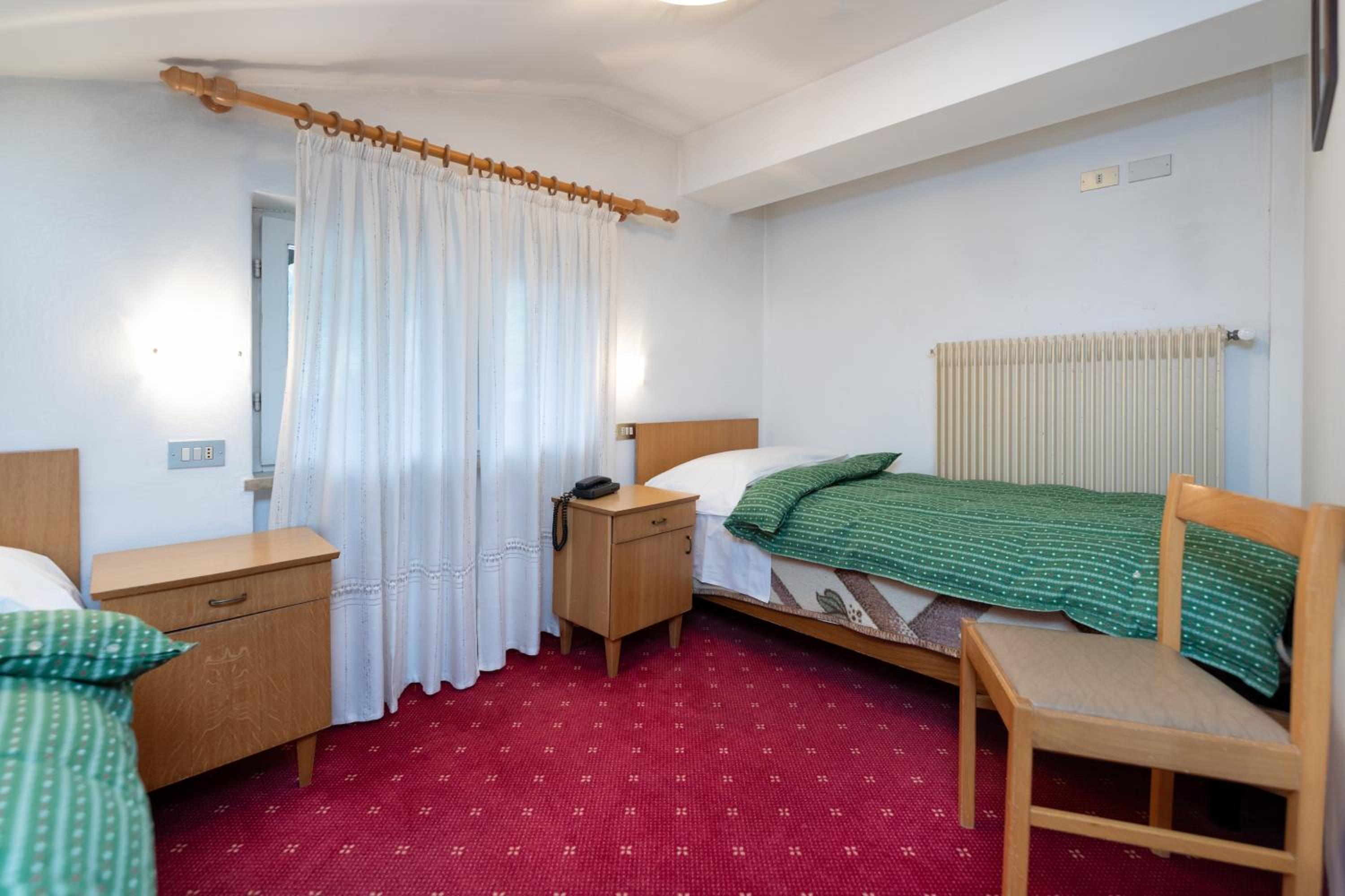 Standard Twin Room photo 2