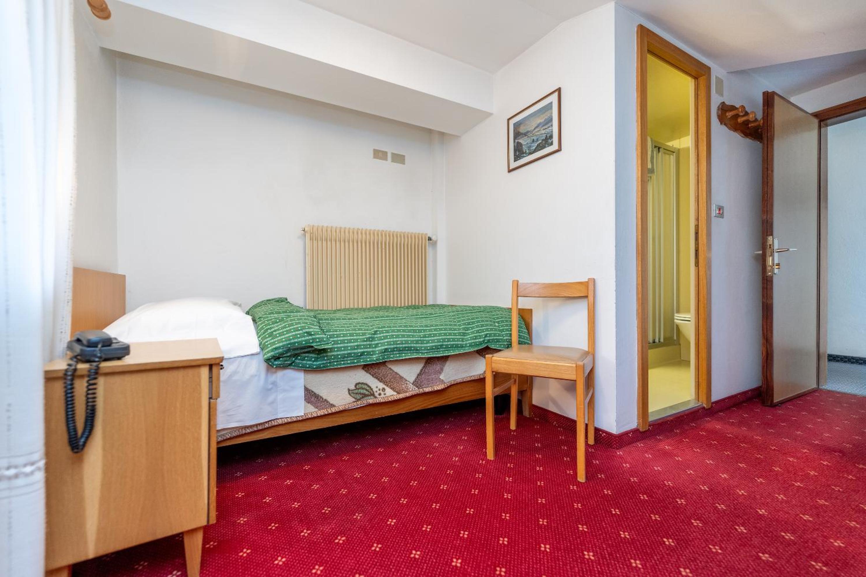 Standard Twin Room photo 1
