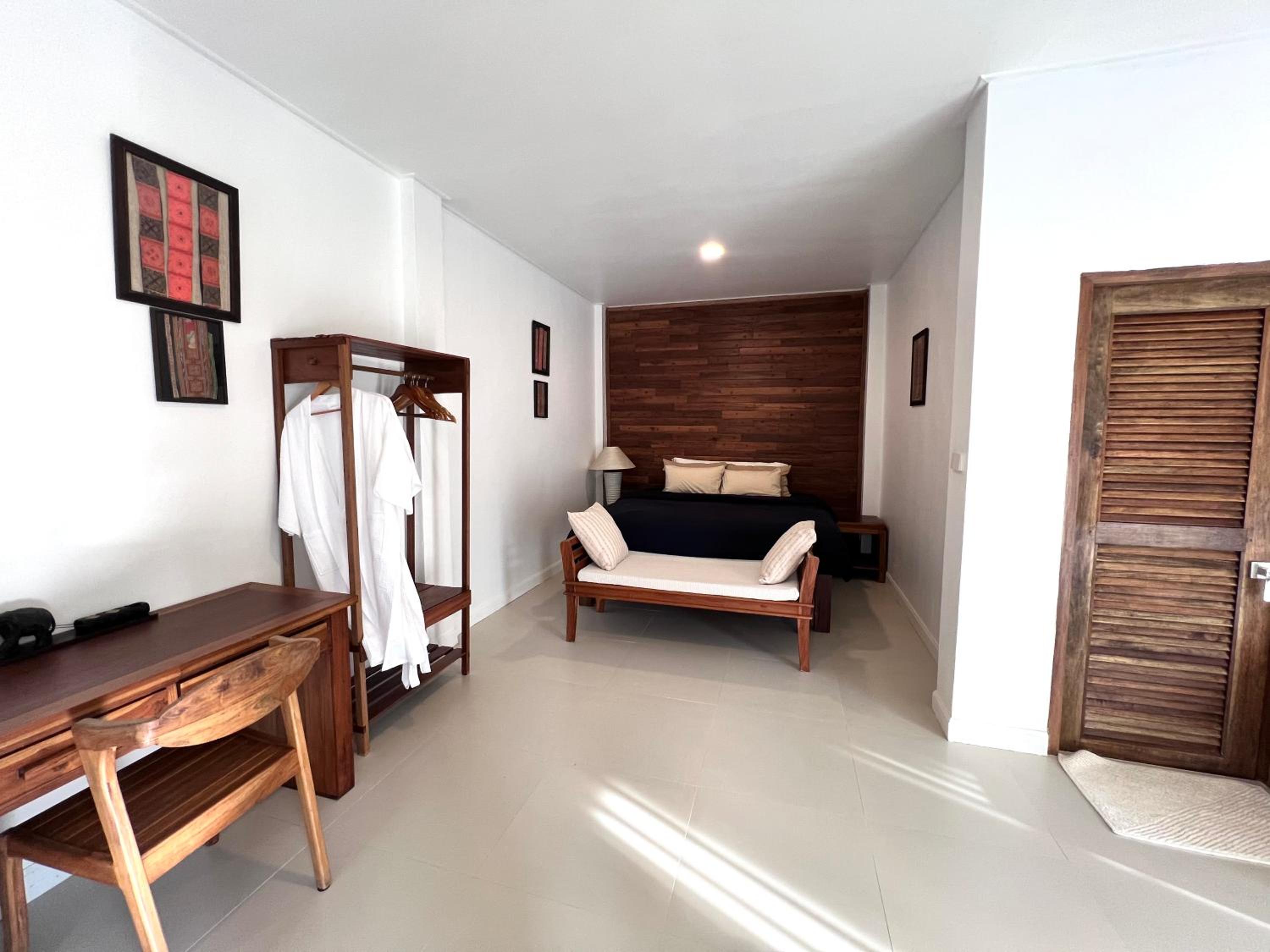 Quarto Queen com Vista para a Piscina