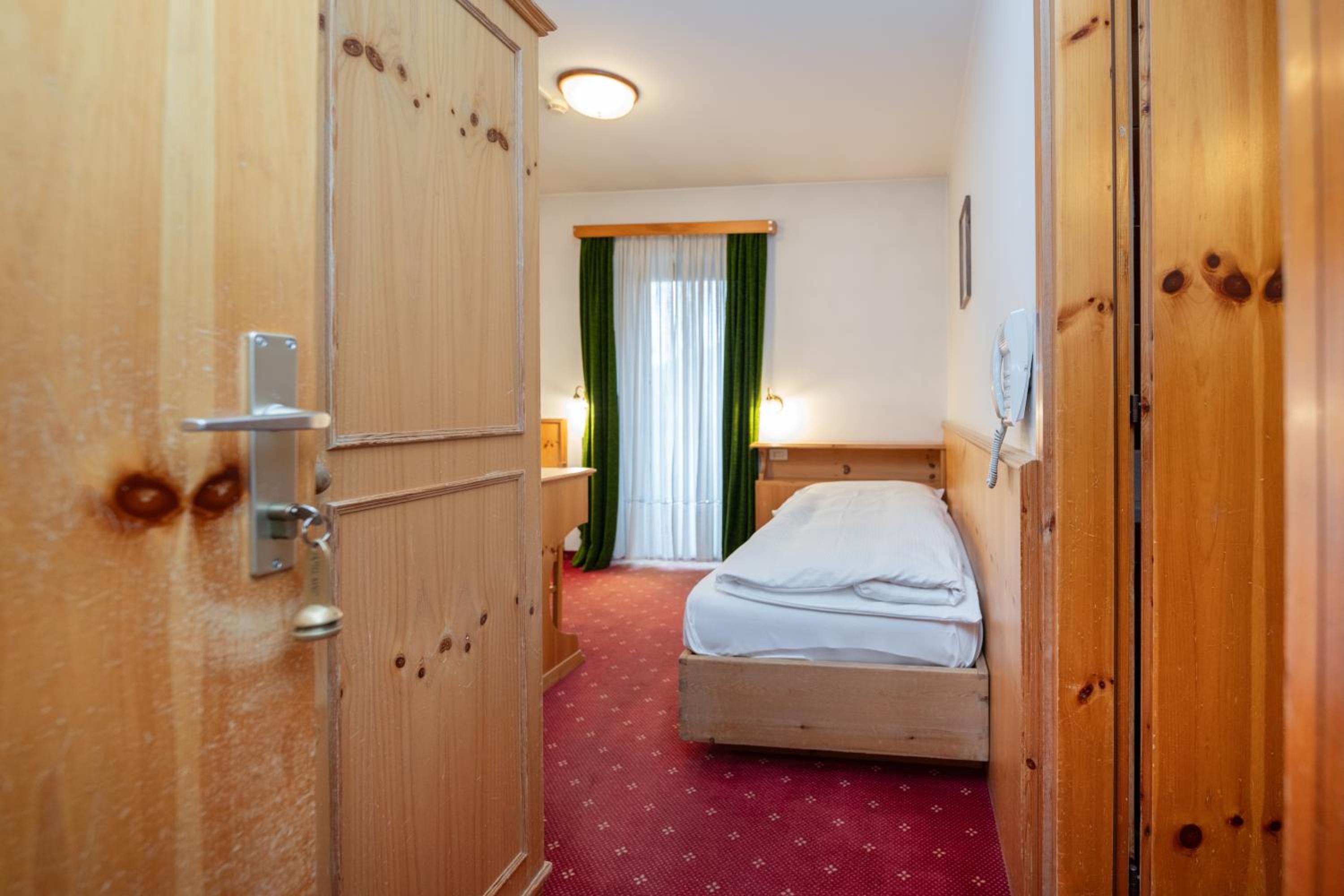 Twin Room with Balcony photo 1