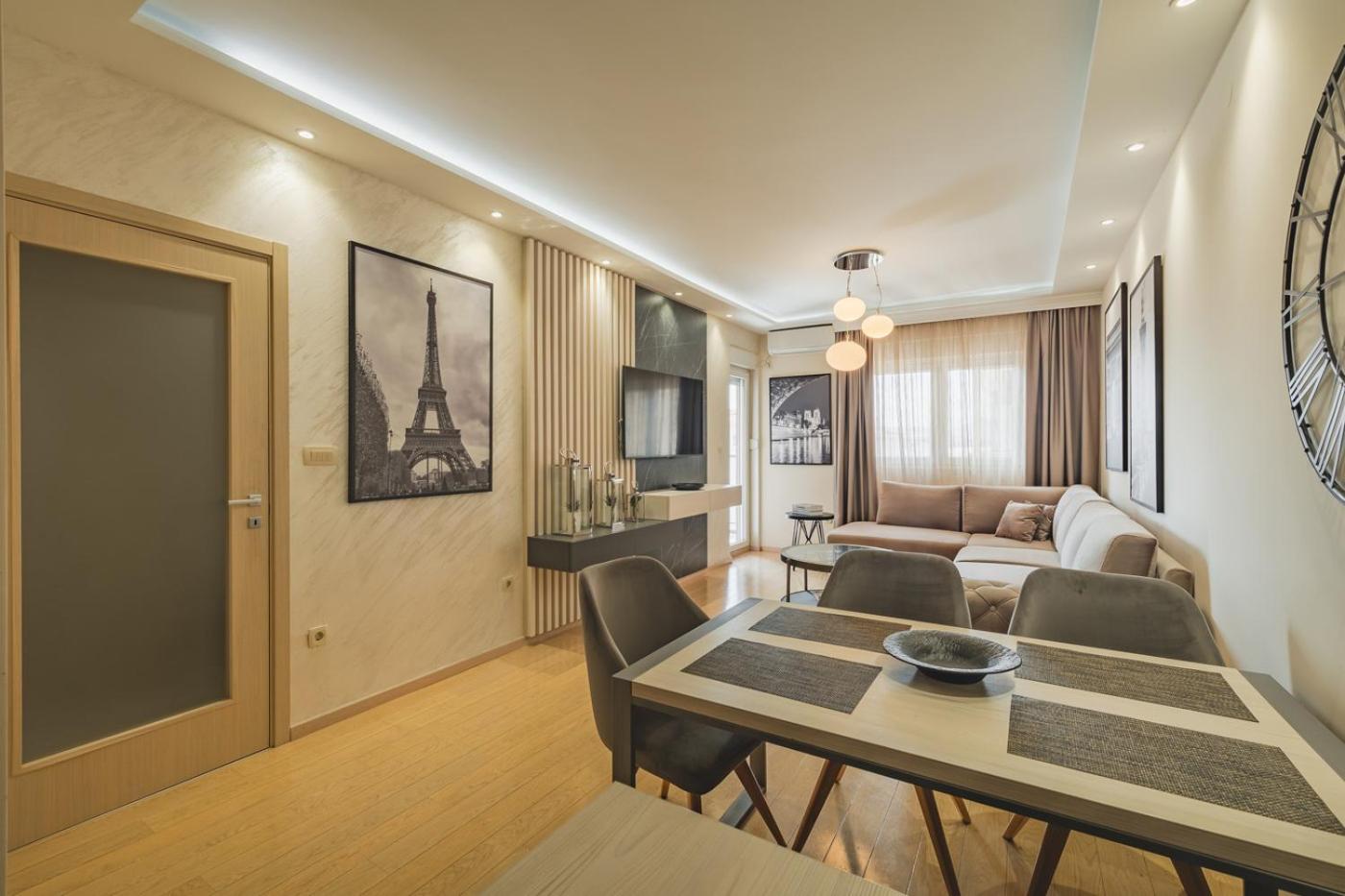 One-Bedroom Apartment with Balcony photo 3
