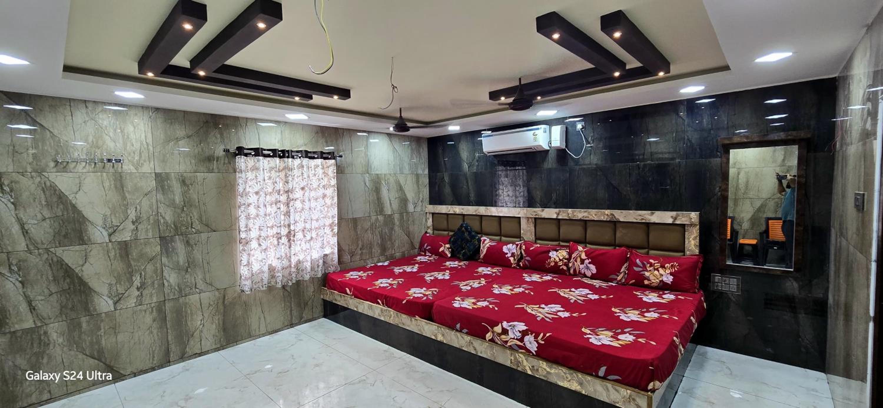 Deluxe Family Suite photo 1