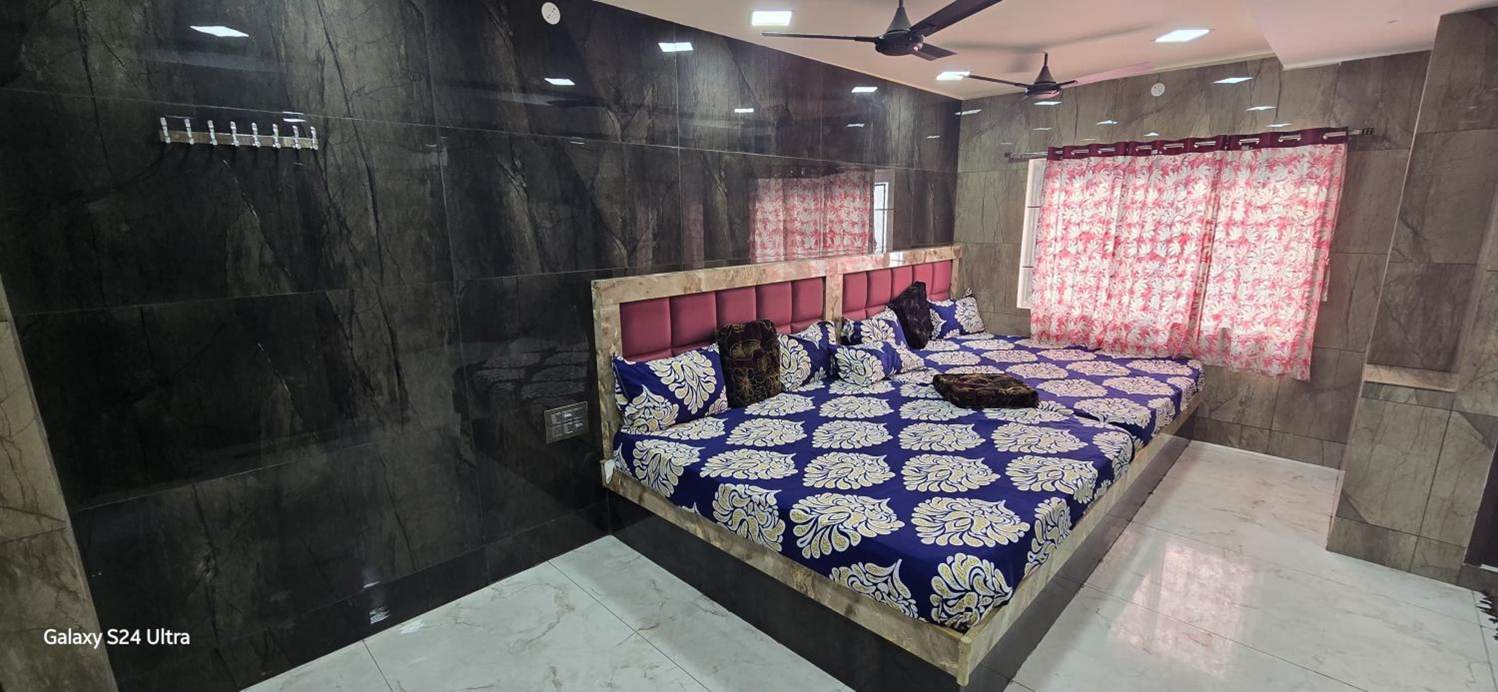 Deluxe Family Suite photo 2