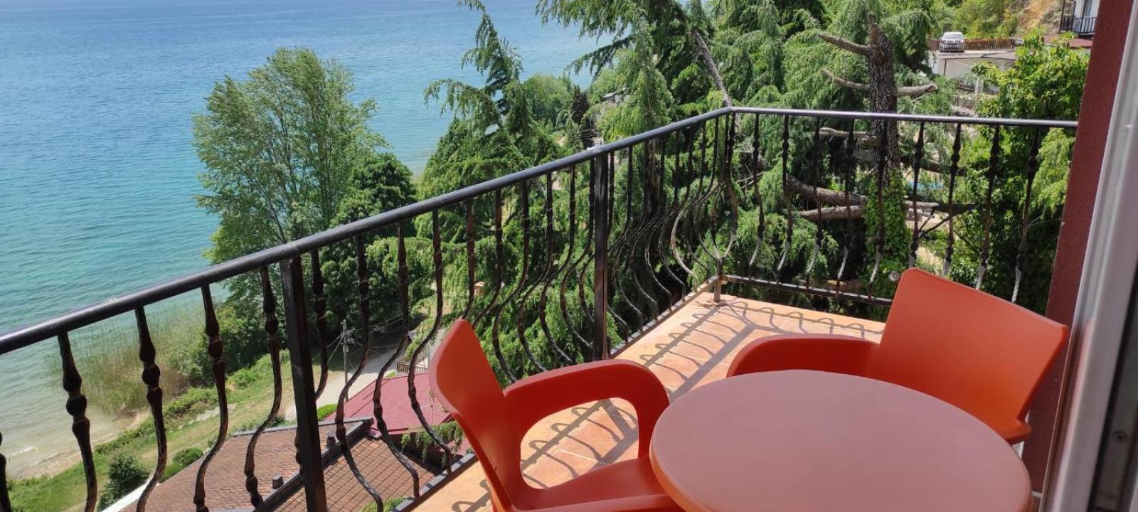 Suite with Lake View photo 3