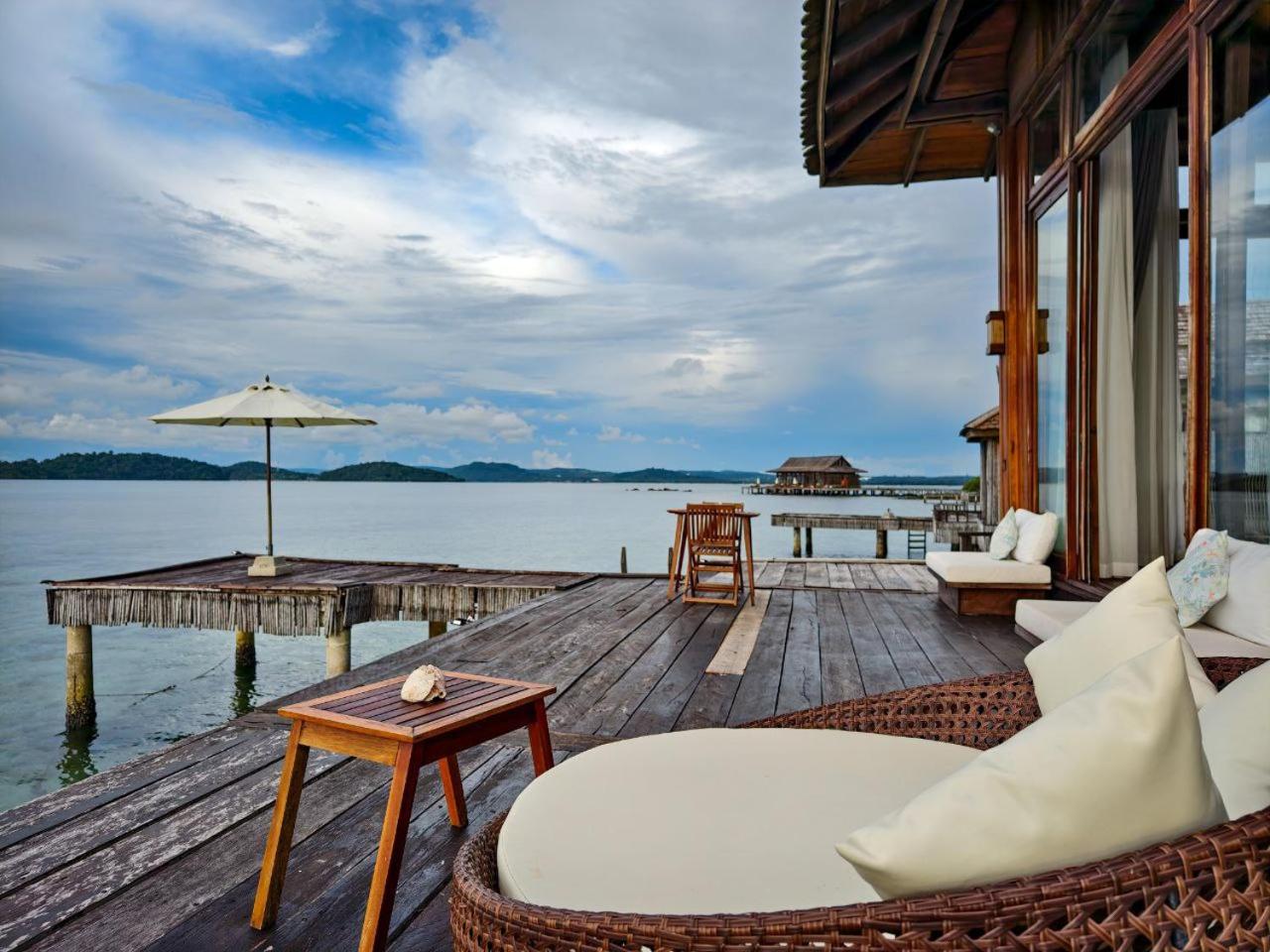 Over Water Villa One Bedroom - Photo 8