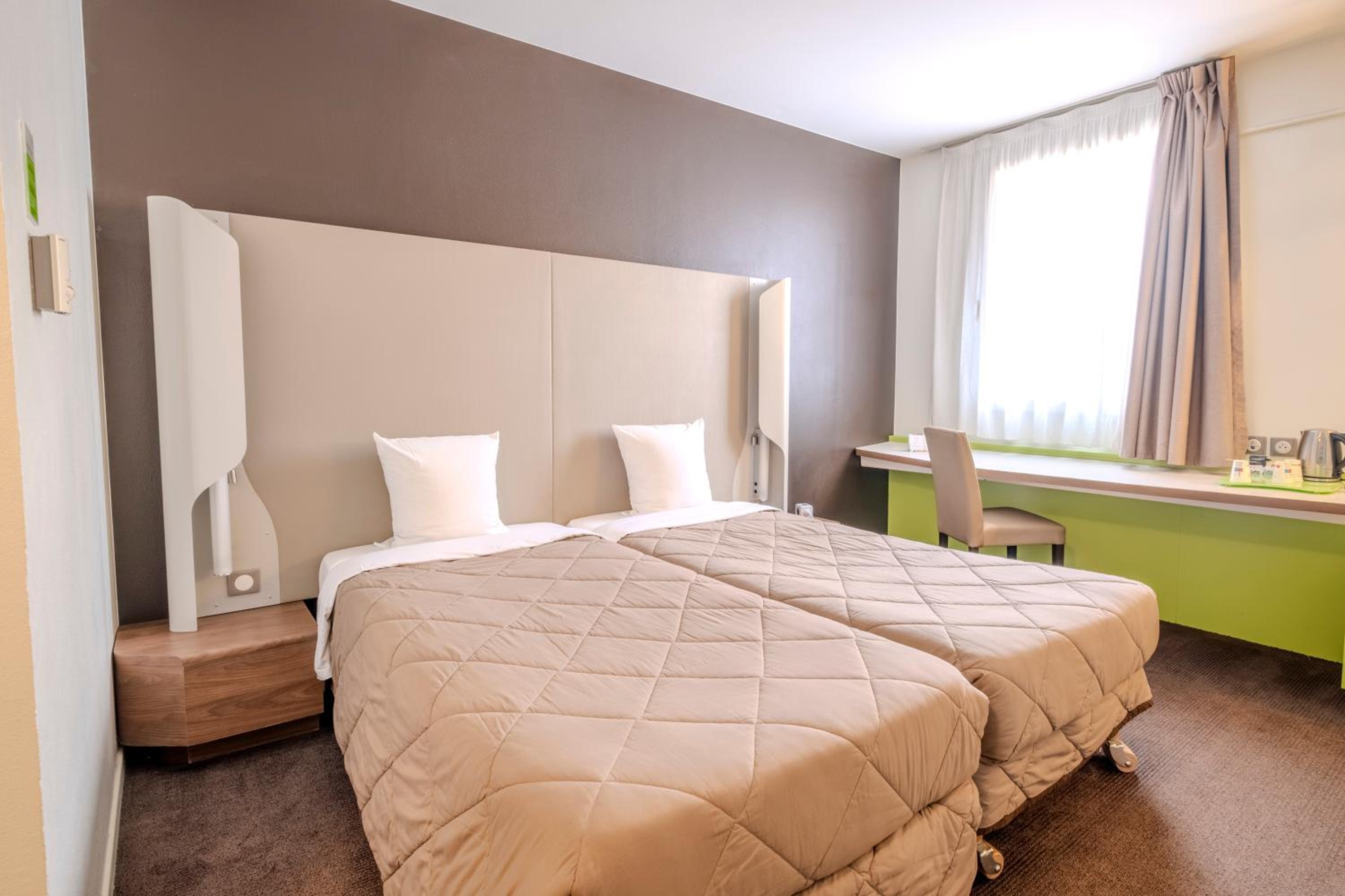 Standard Twin Room - Photo 1