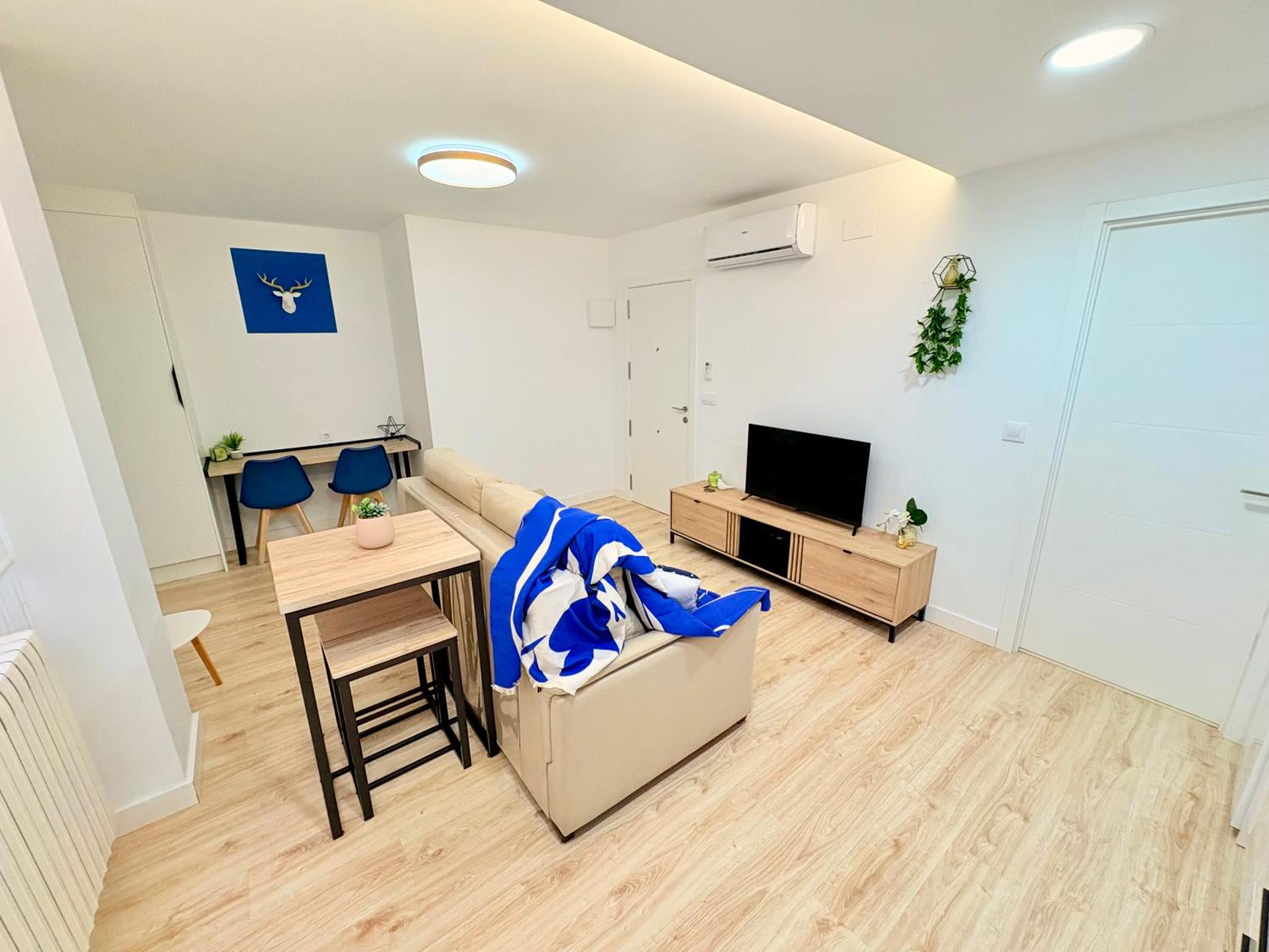One-Bedroom Apartment photo 2