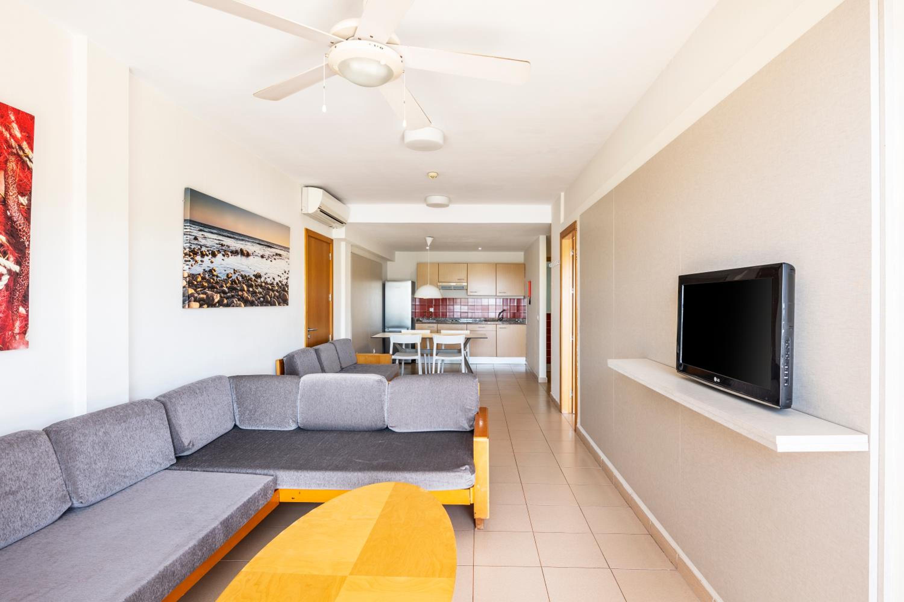 Classic One Bedroom Apartment with Terrace Pool View
