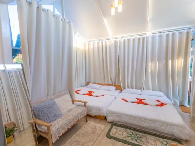 Two-Bedroom House - Photo 1