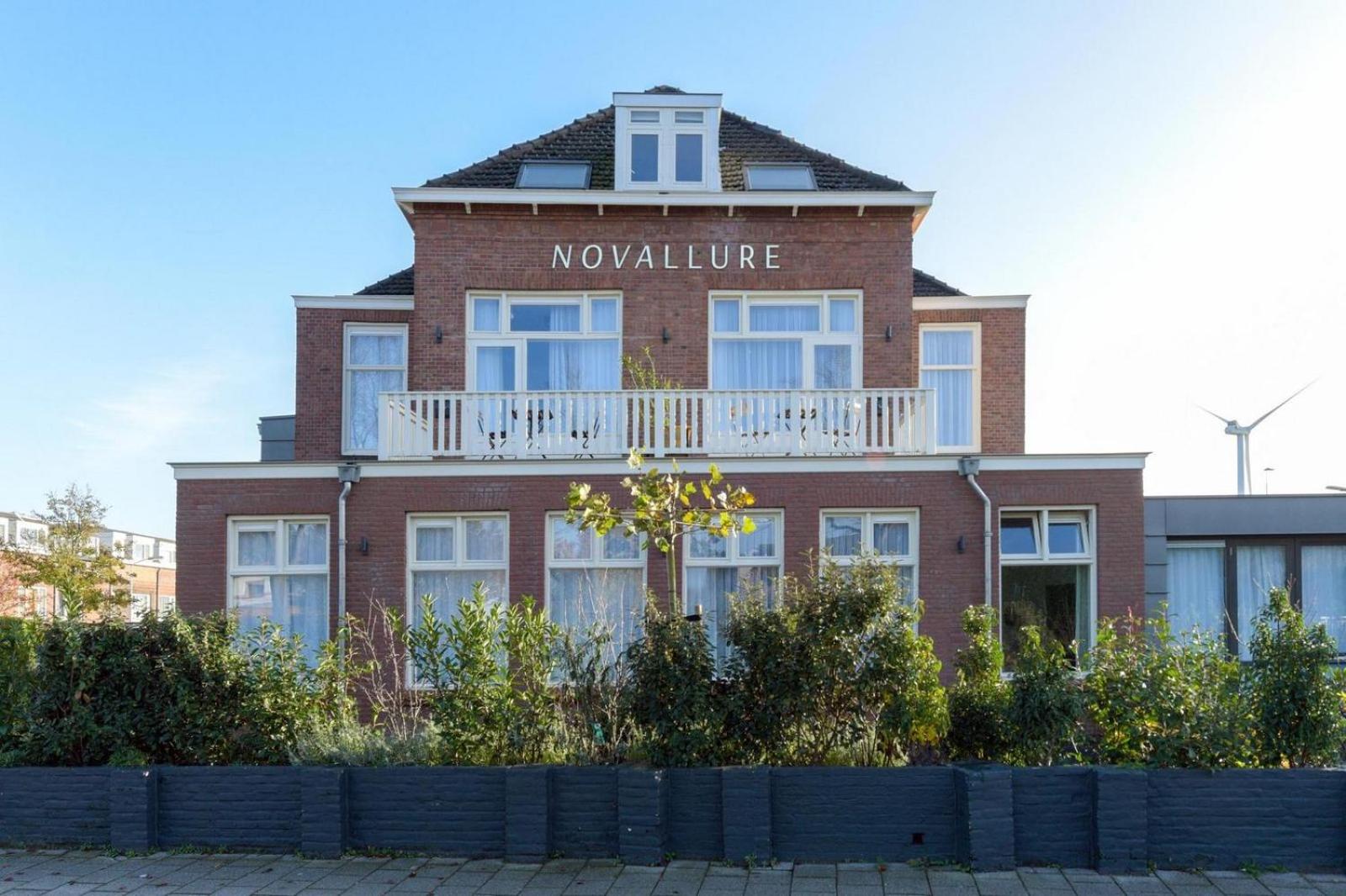 Apartment with Balcony - Photo 9