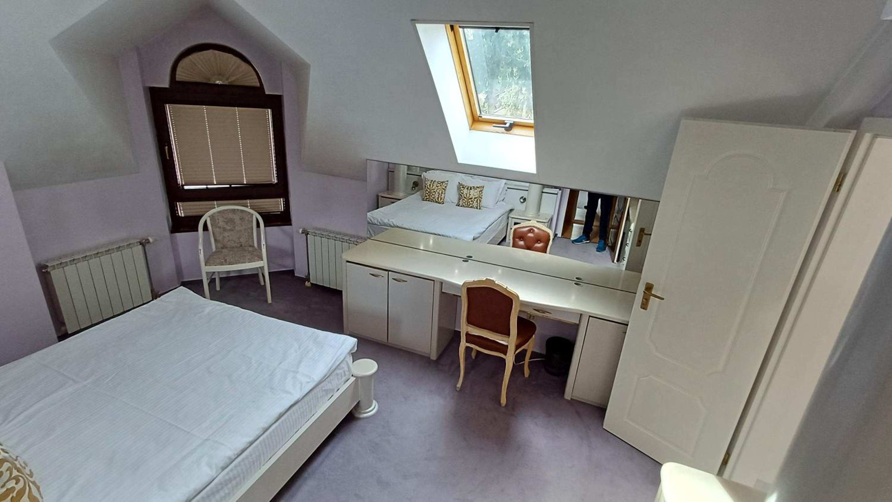 Two-Bedroom Apartment with Balcony photo 2