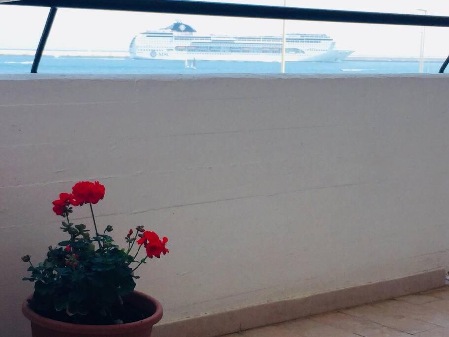Two-Bedroom Deluxe Apartment with Ocean View photo 3