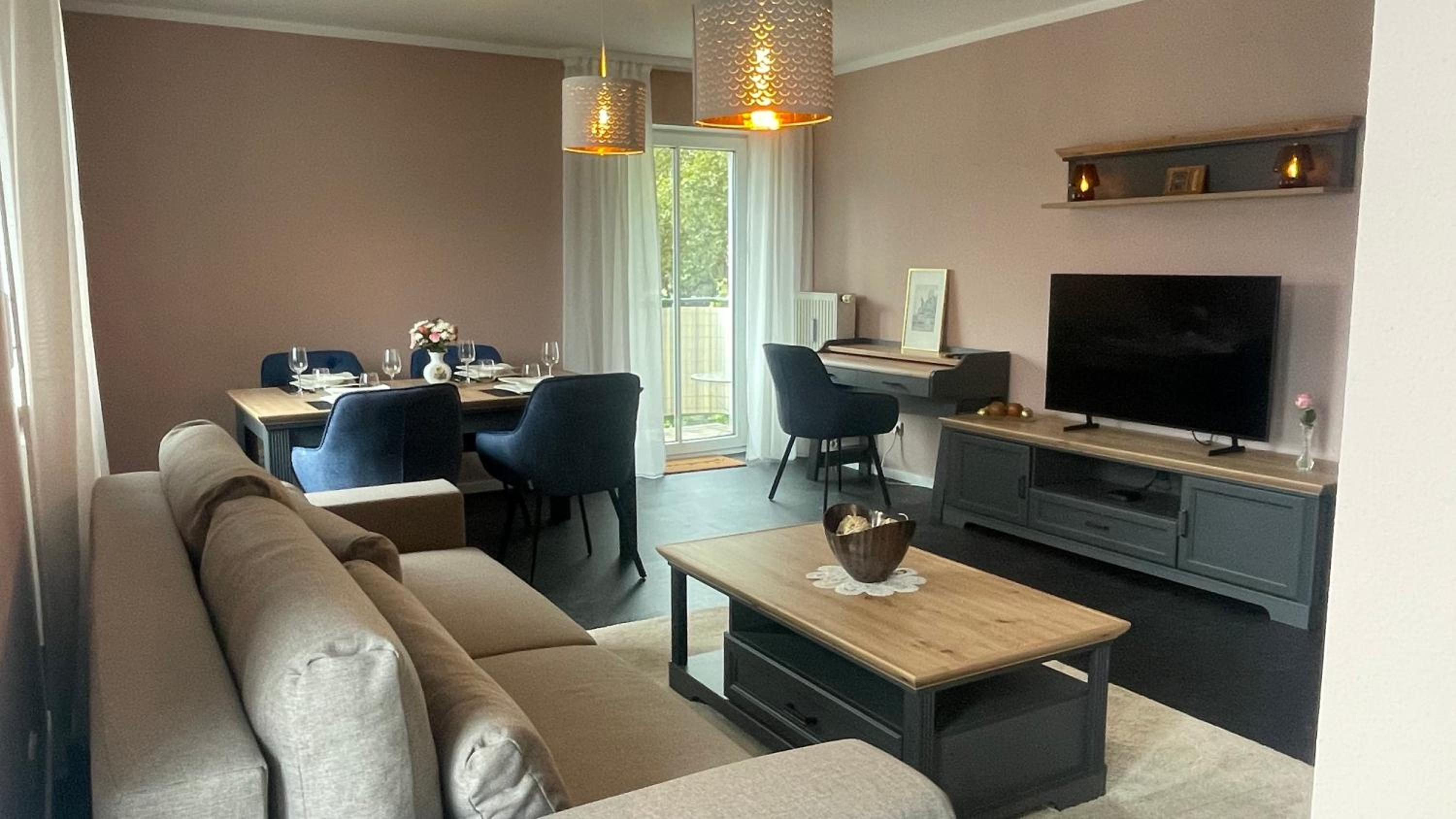 One-Bedroom Apartment with City View photo 1