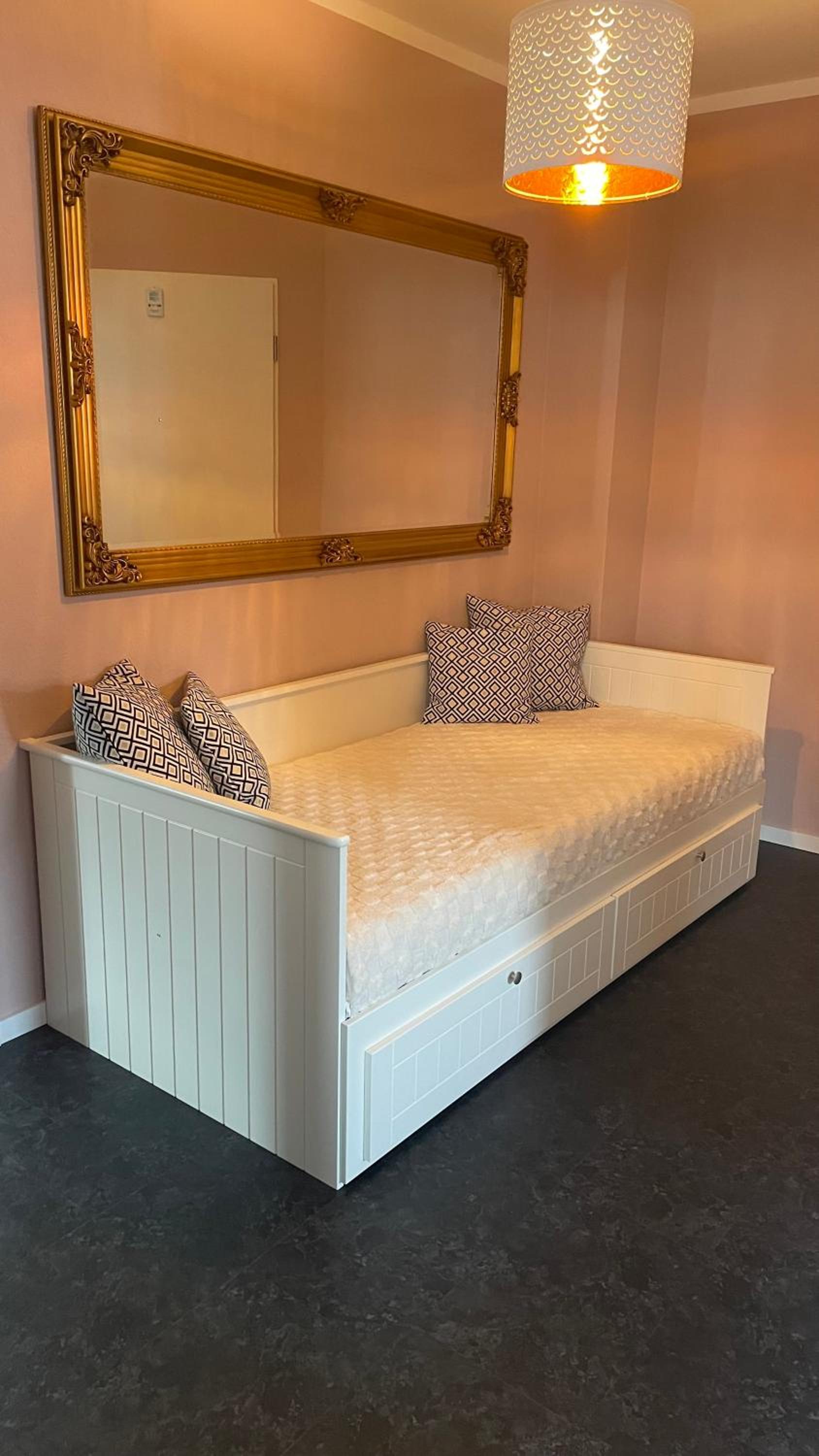 One-Bedroom Apartment with City View photo 2