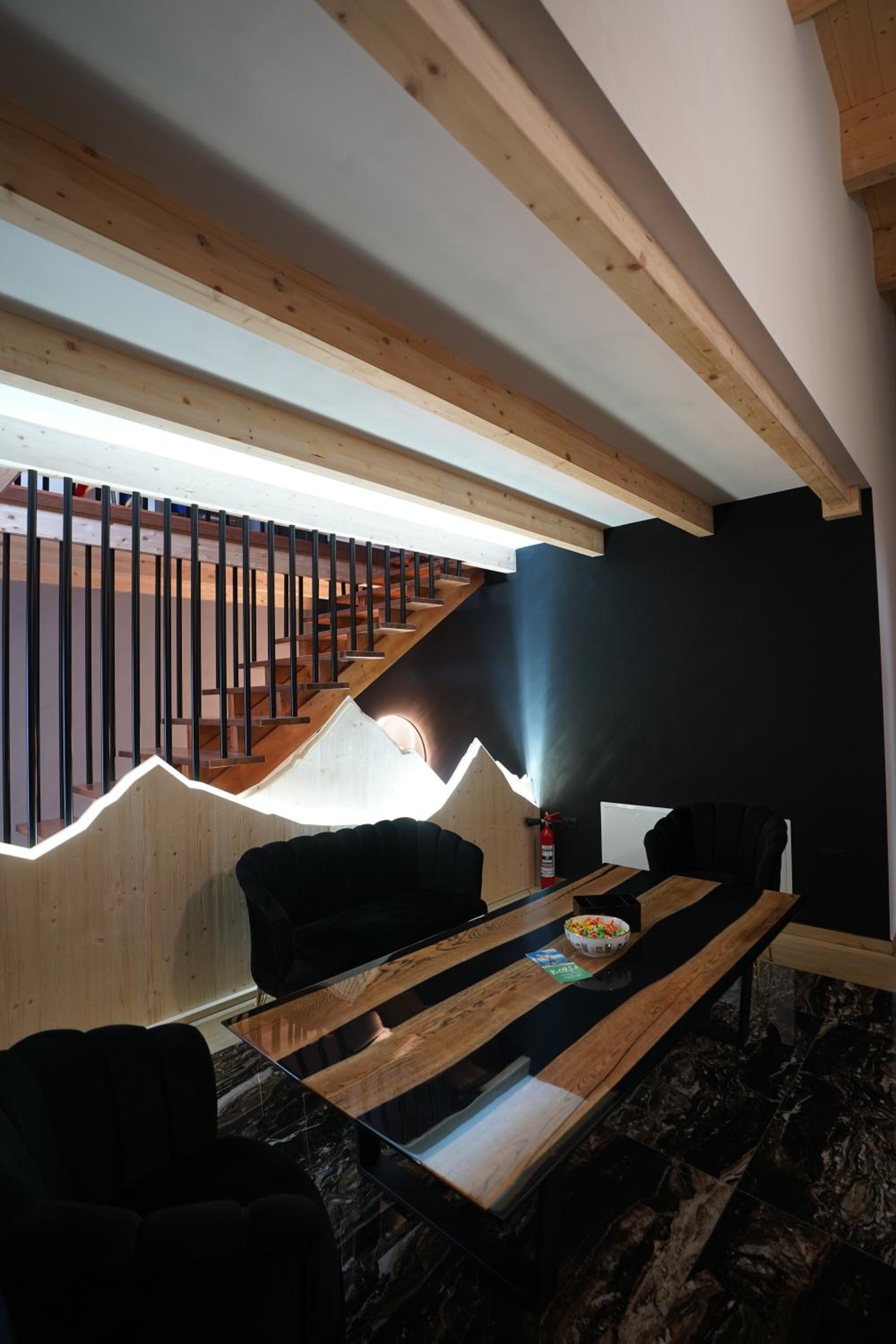 Deluxe Double Room with Balcony photo 3