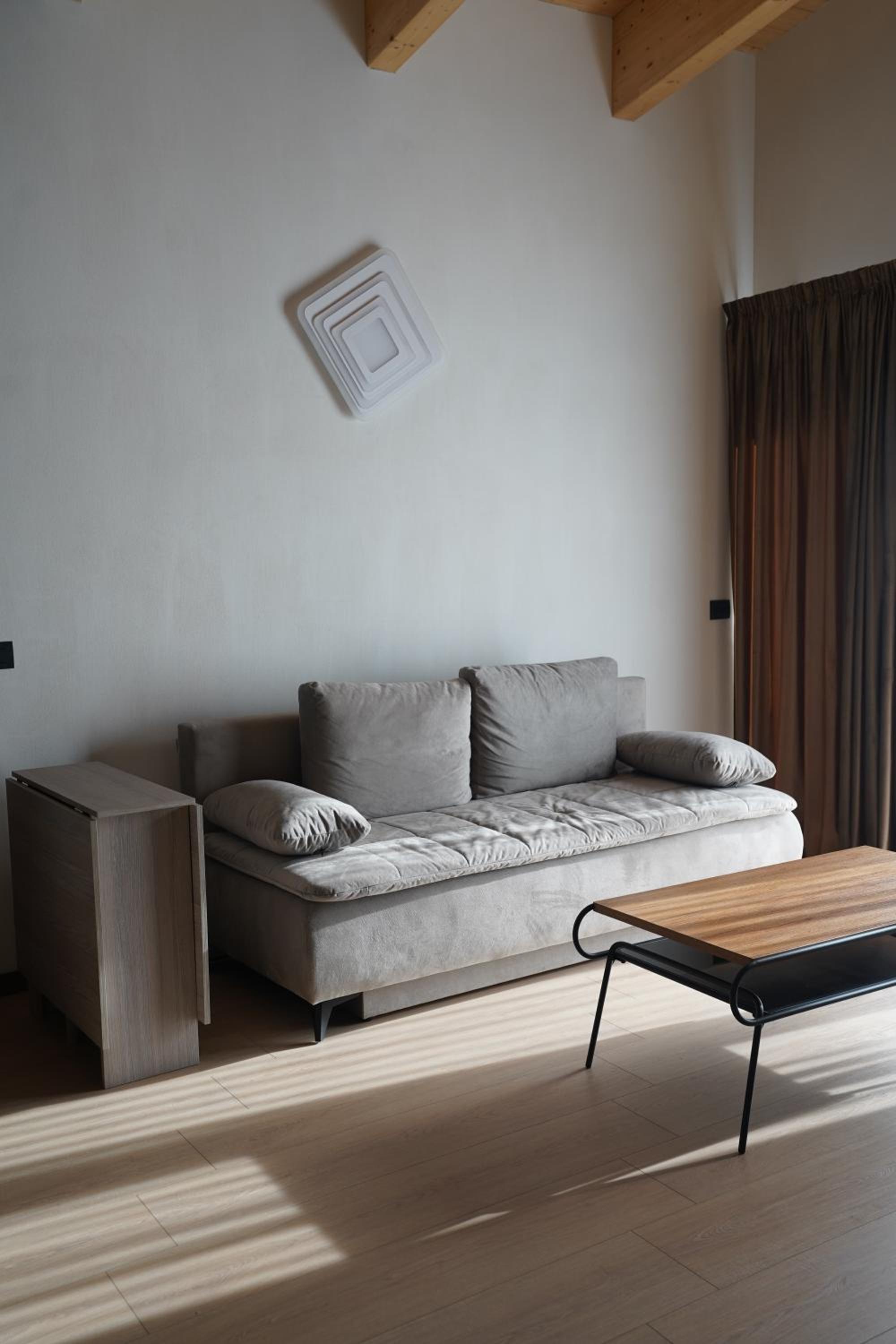Apartment with Balcony photo 3