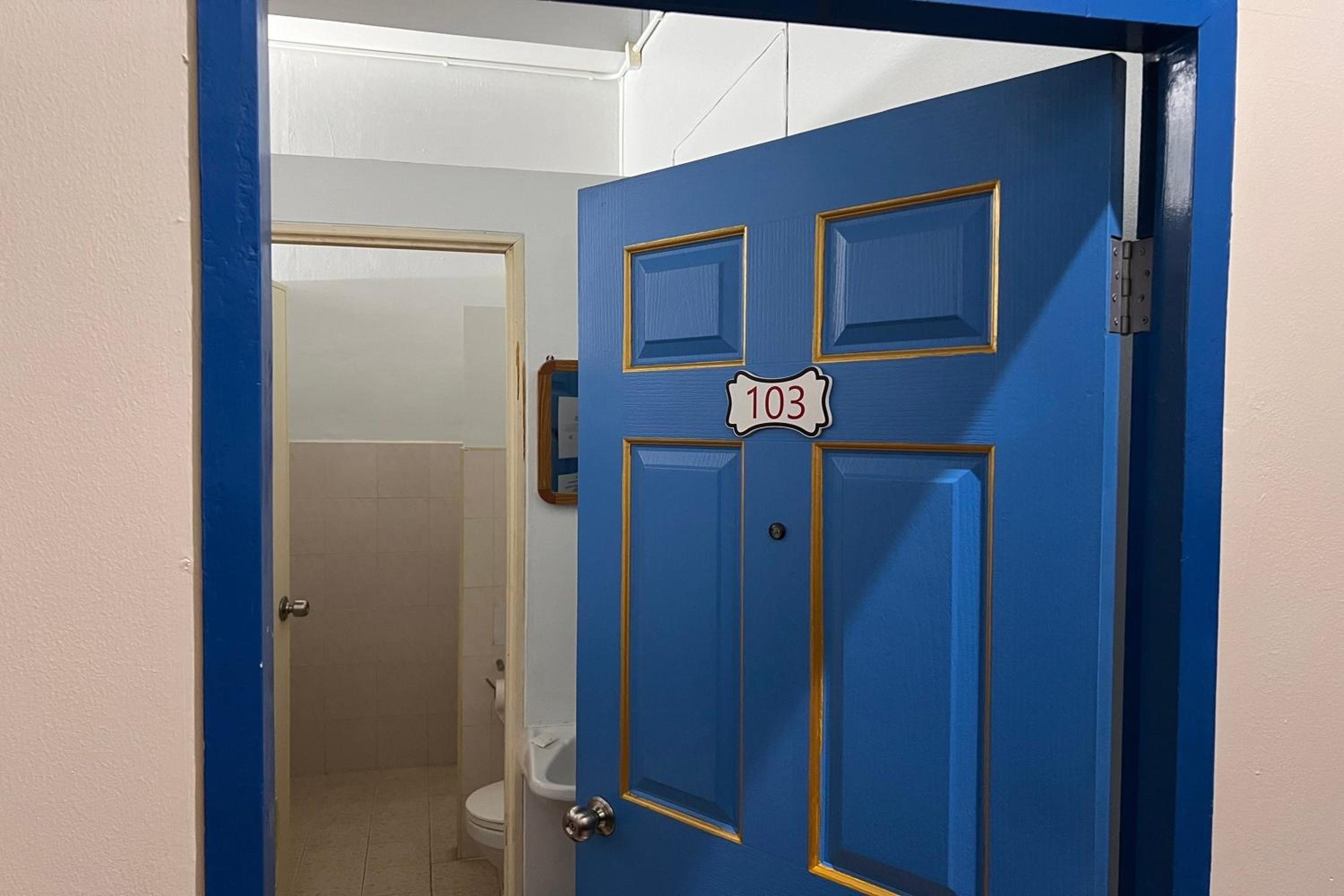 Standard Double Room with Fan - Photo 6