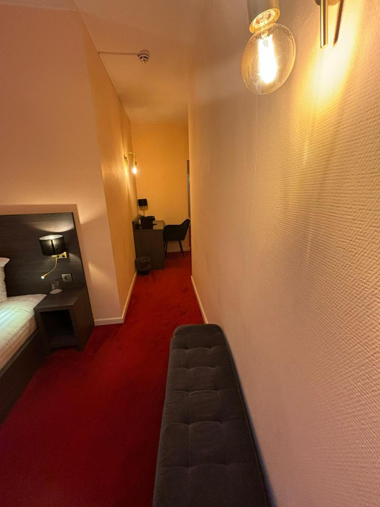 Quadruple room with AC photo 2