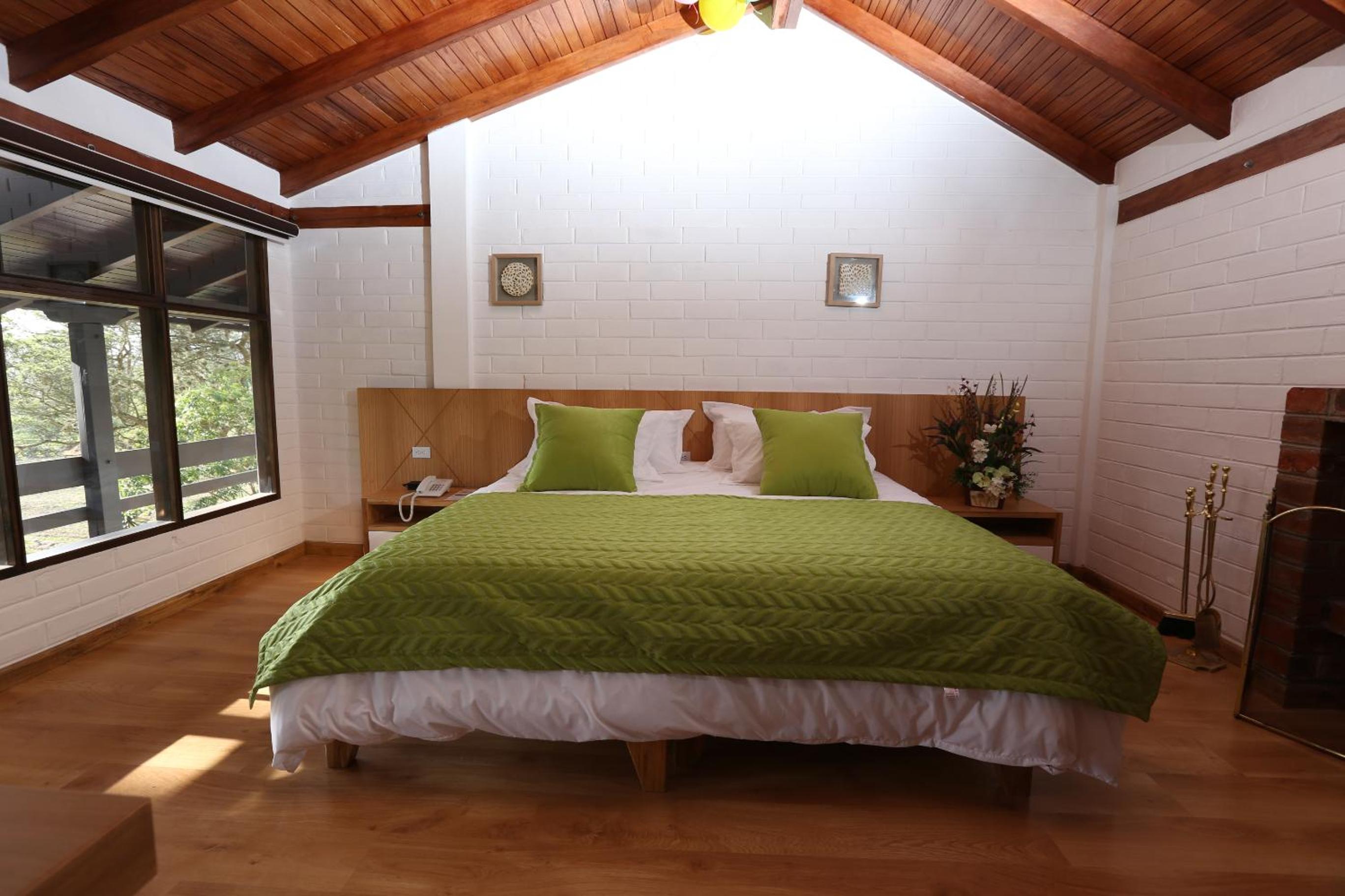 Double or Twin Room with Balcony photo 2