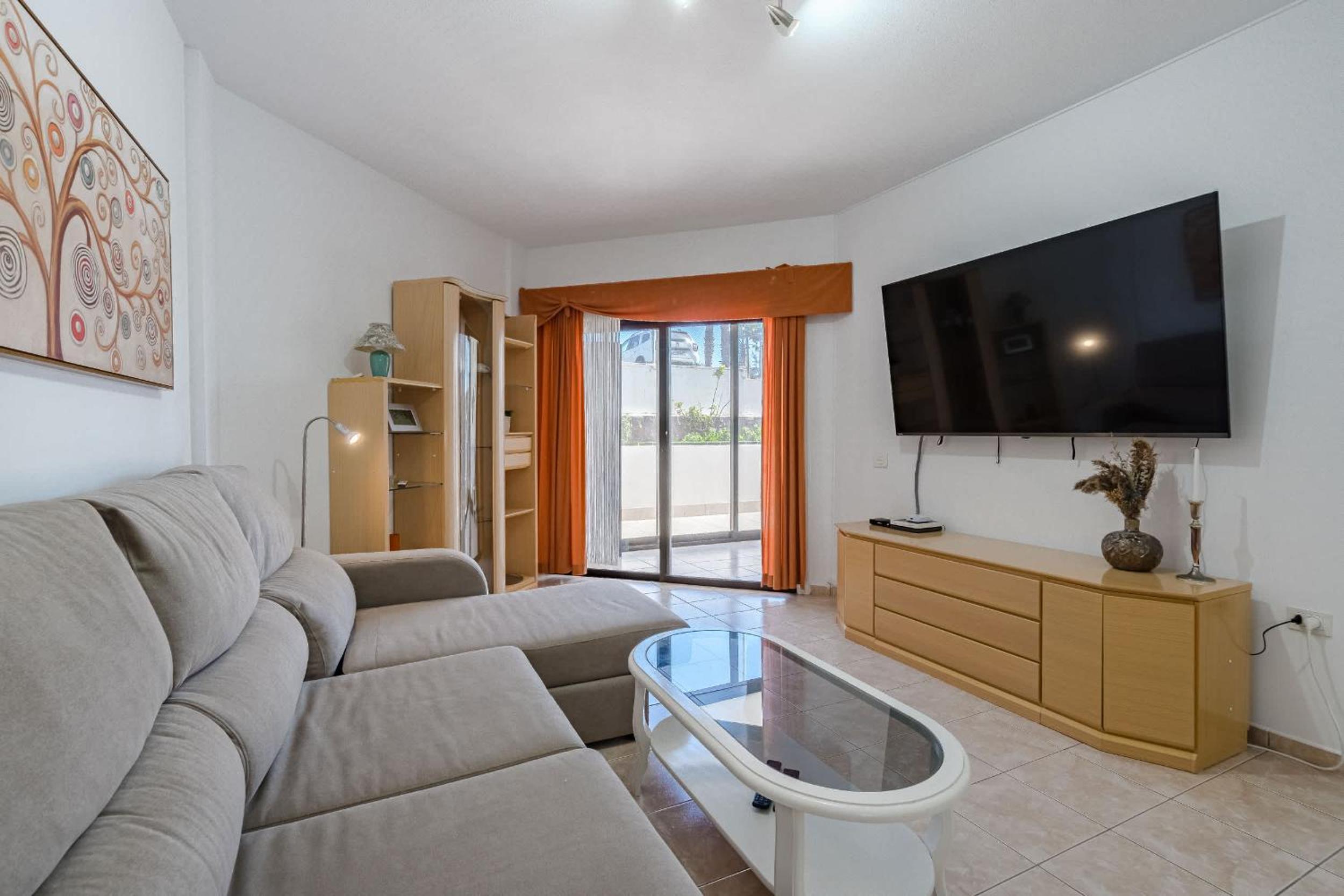 Apartment photo 2