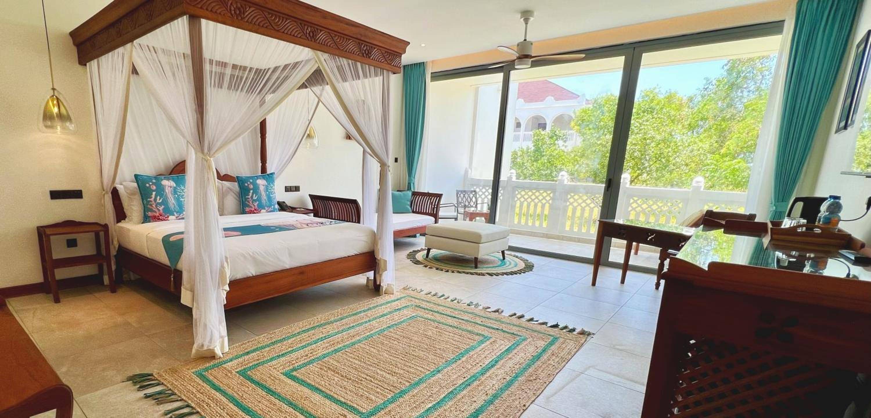 Garden Palace Room