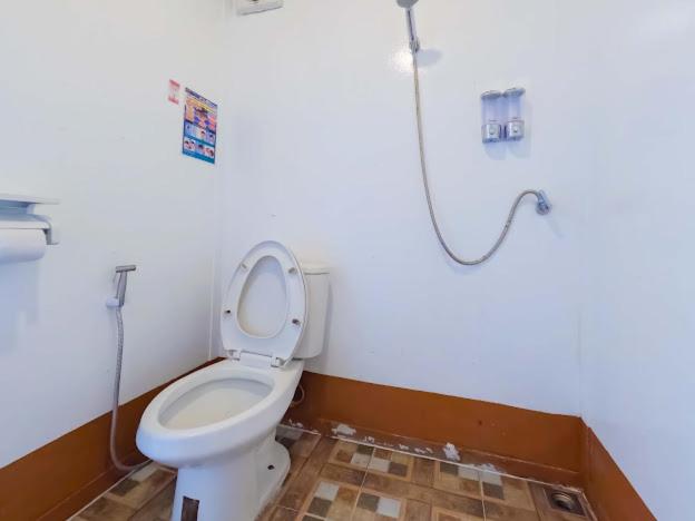 Quadruple Room with Bath - Photo 7