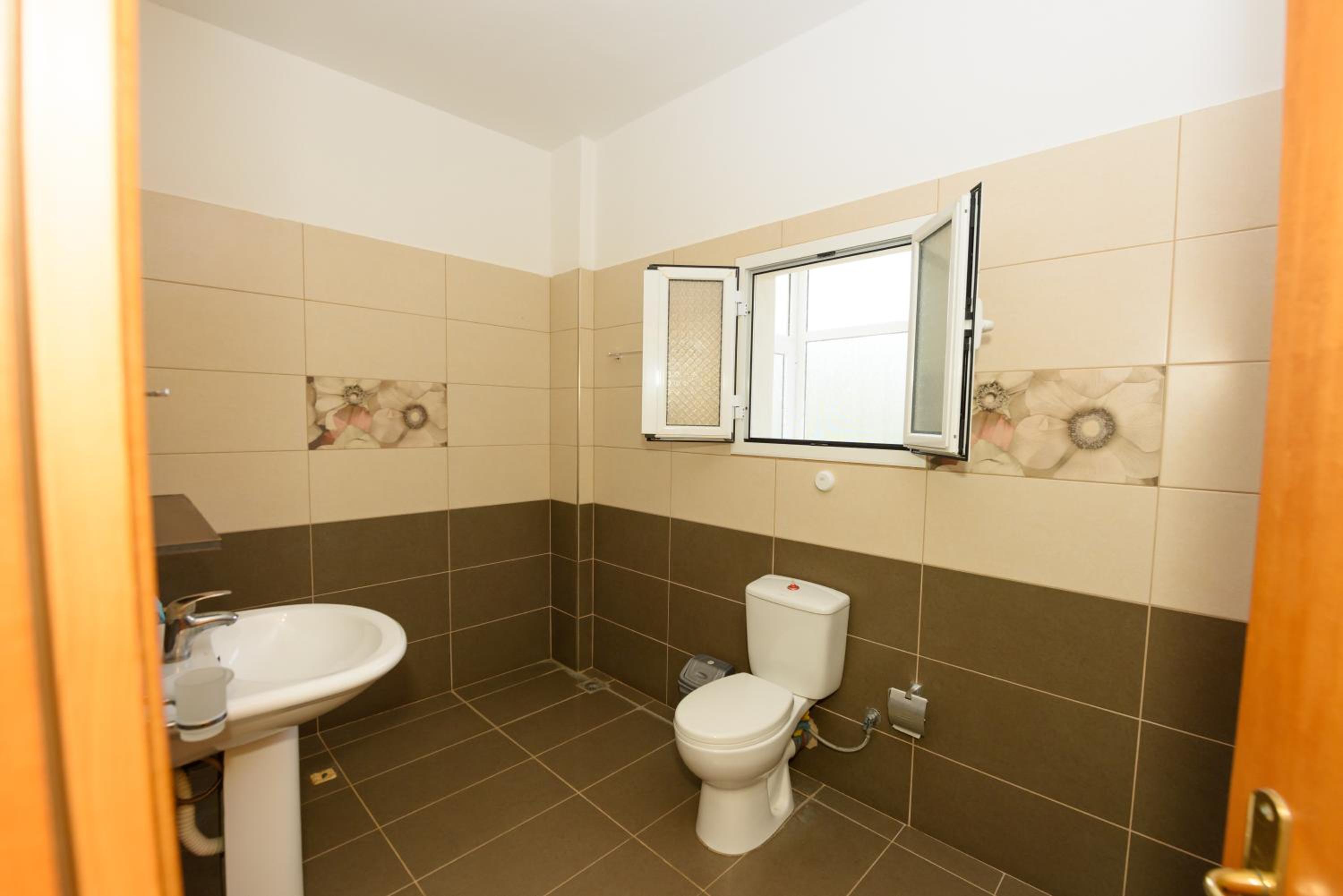 Two-Bedroom Apartment With Balcony photo 2