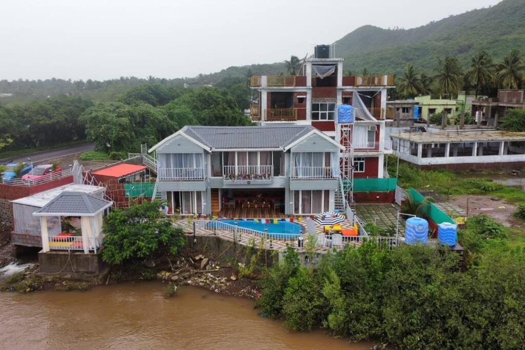 Villa photo 3