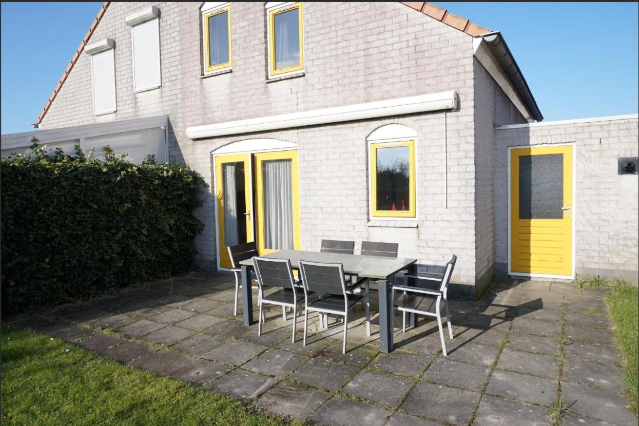 Three-Bedroom House photo 2