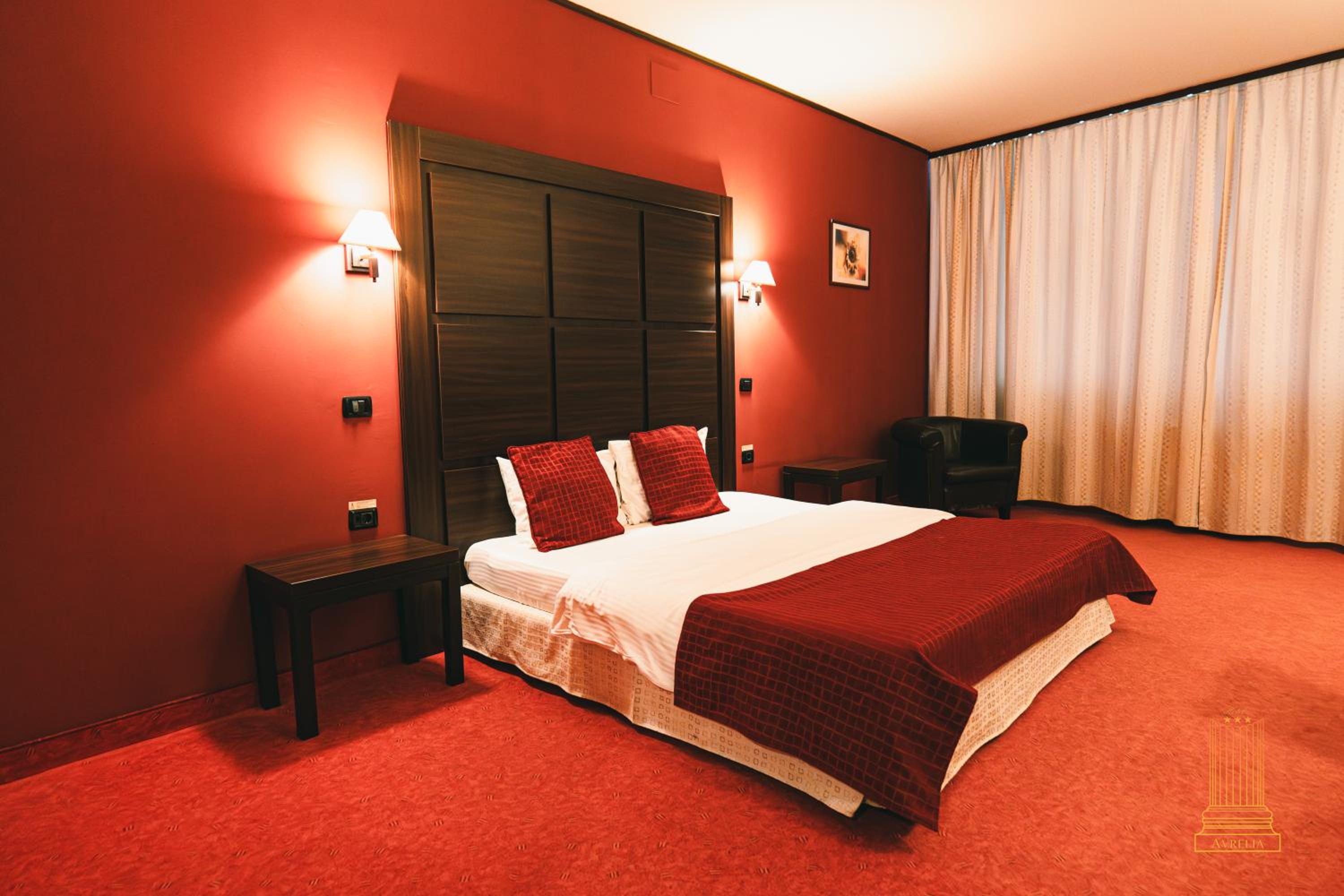 Double Room - Photo 7