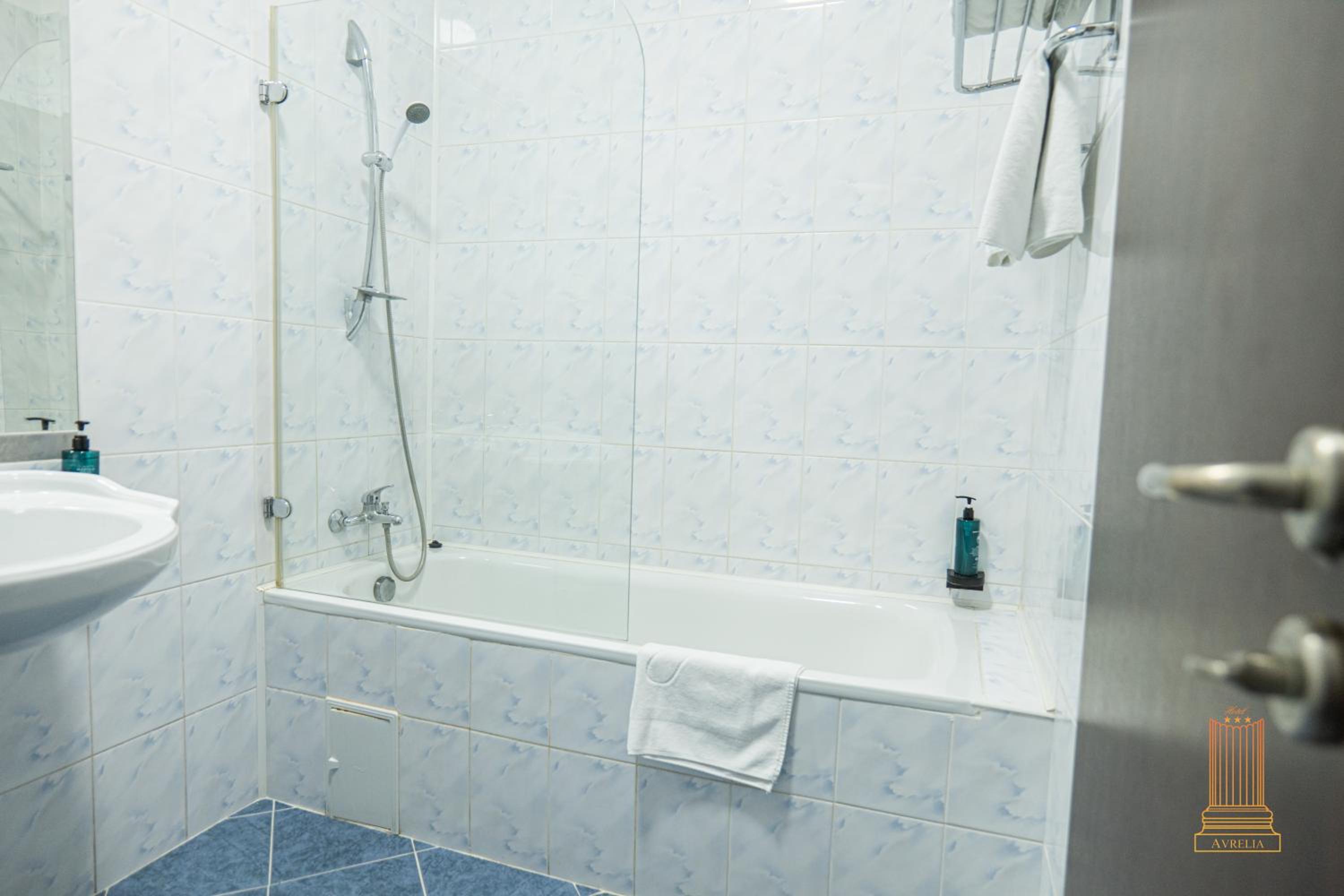 Double Room - Photo 11